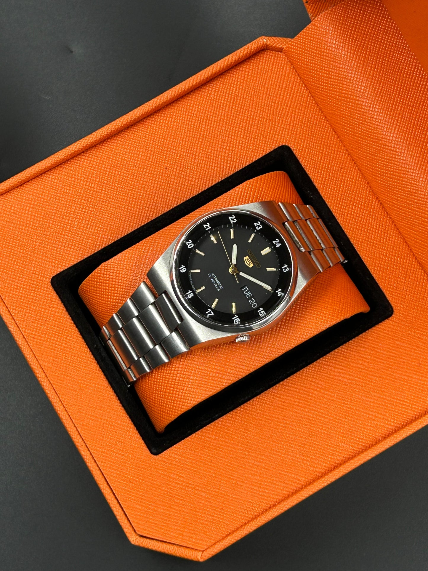 Seiko Pre-Owned Watch – Complete Original Piece