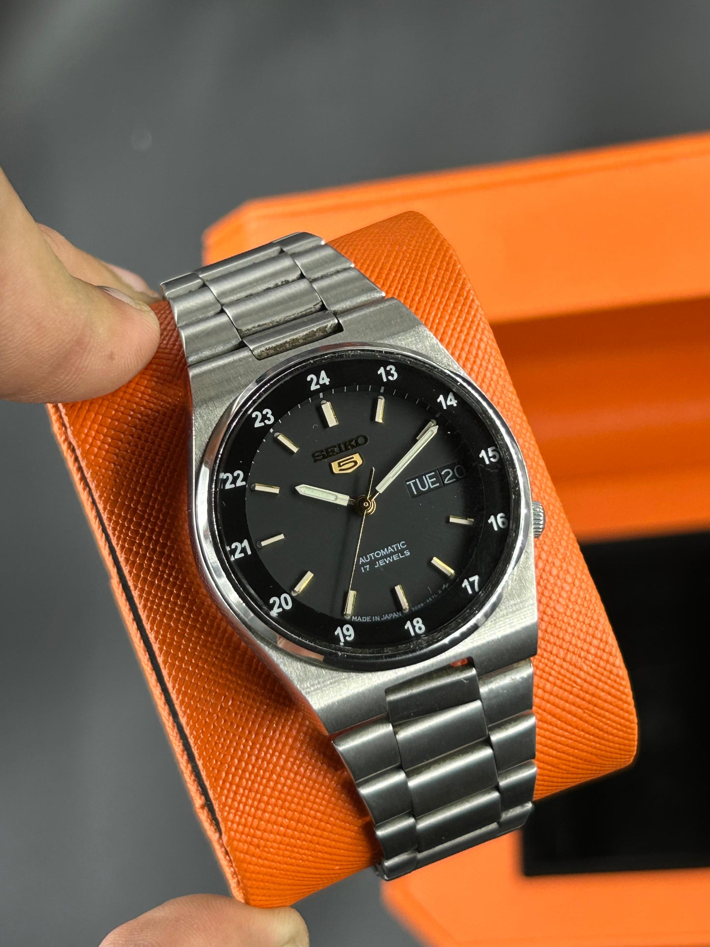 Seiko Pre-Owned Watch – Complete Original Piece