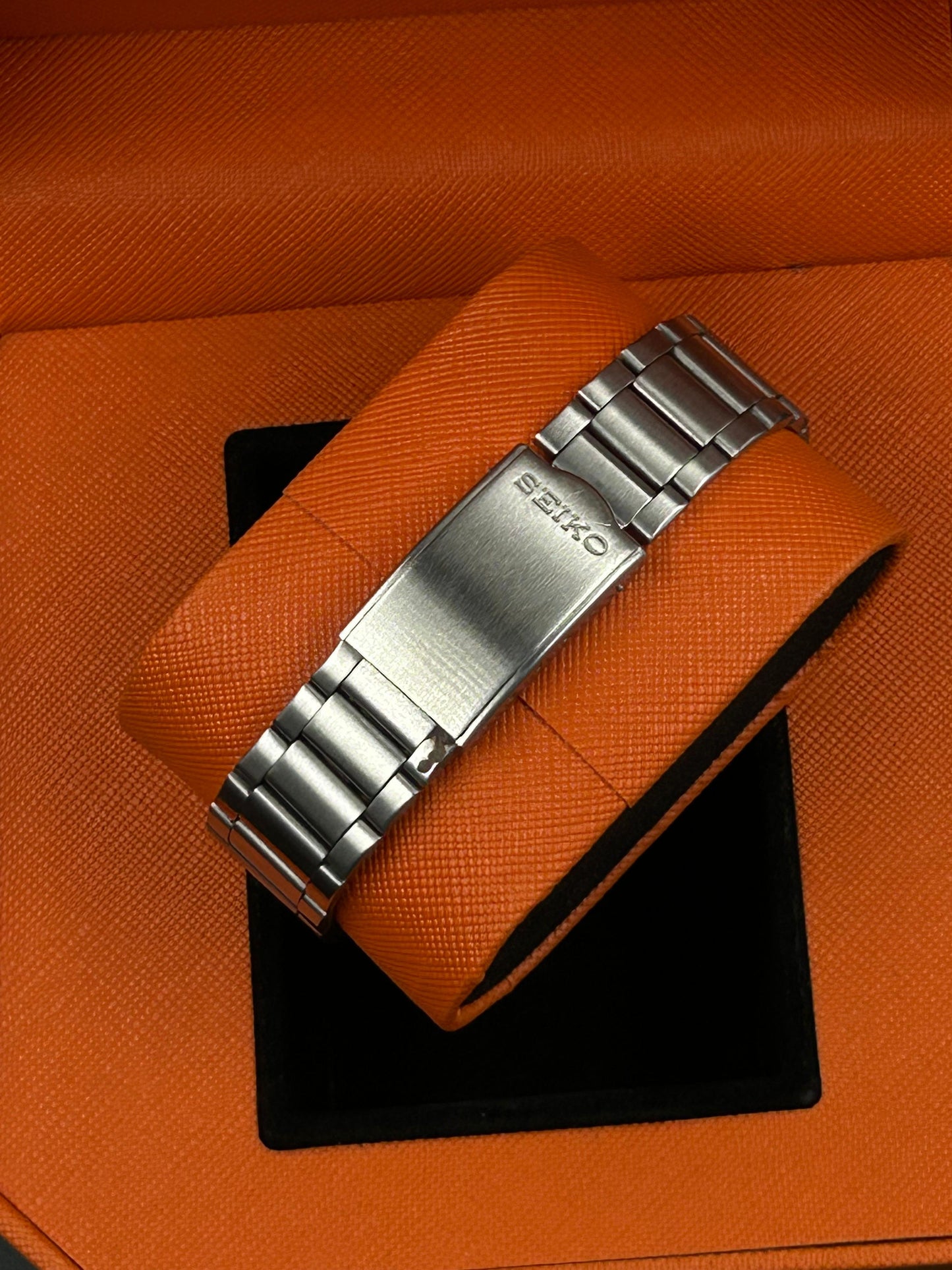 Seiko Pre-Owned Watch – Complete Original Piece