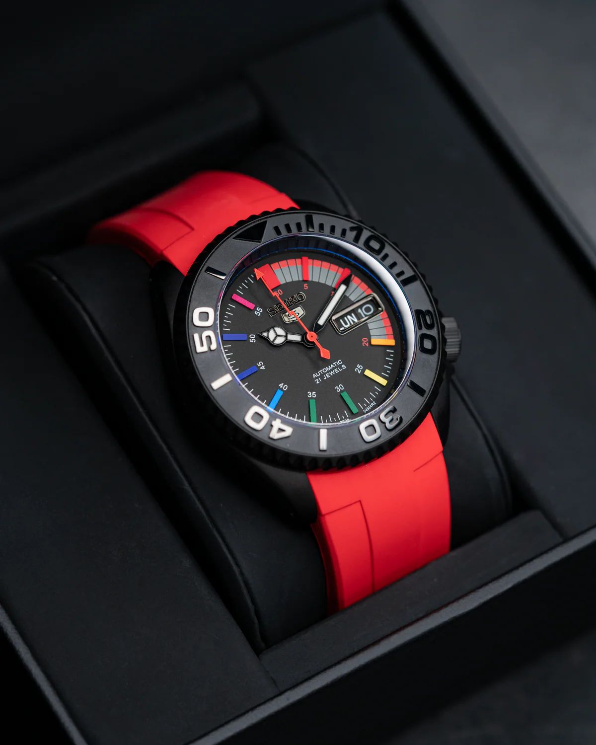 Seiko - RED Stealth Rainbow Edition