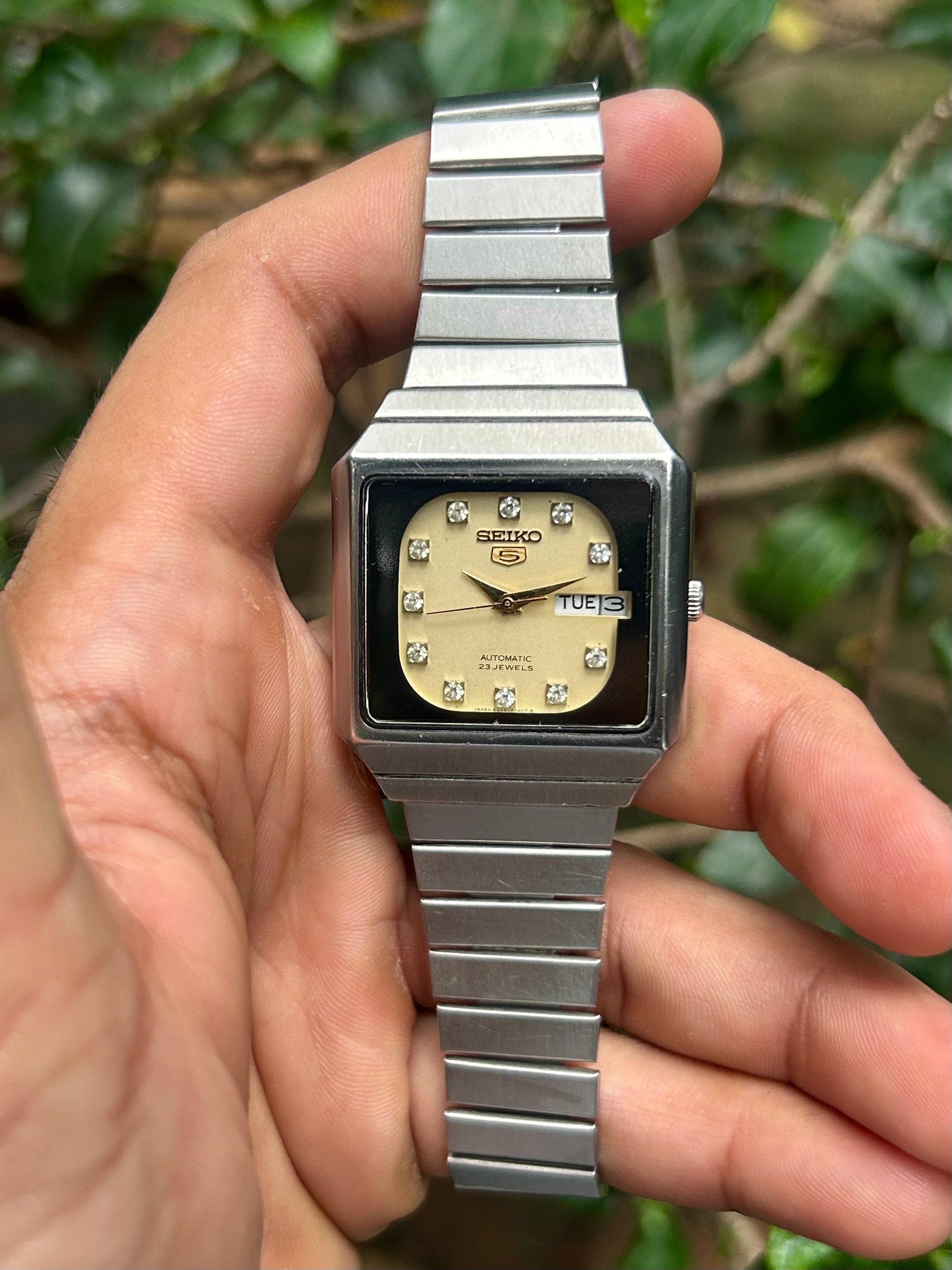 Super Rare) 1984 Seiko 5 TV Dial 23 Jewels (Pre Owned)