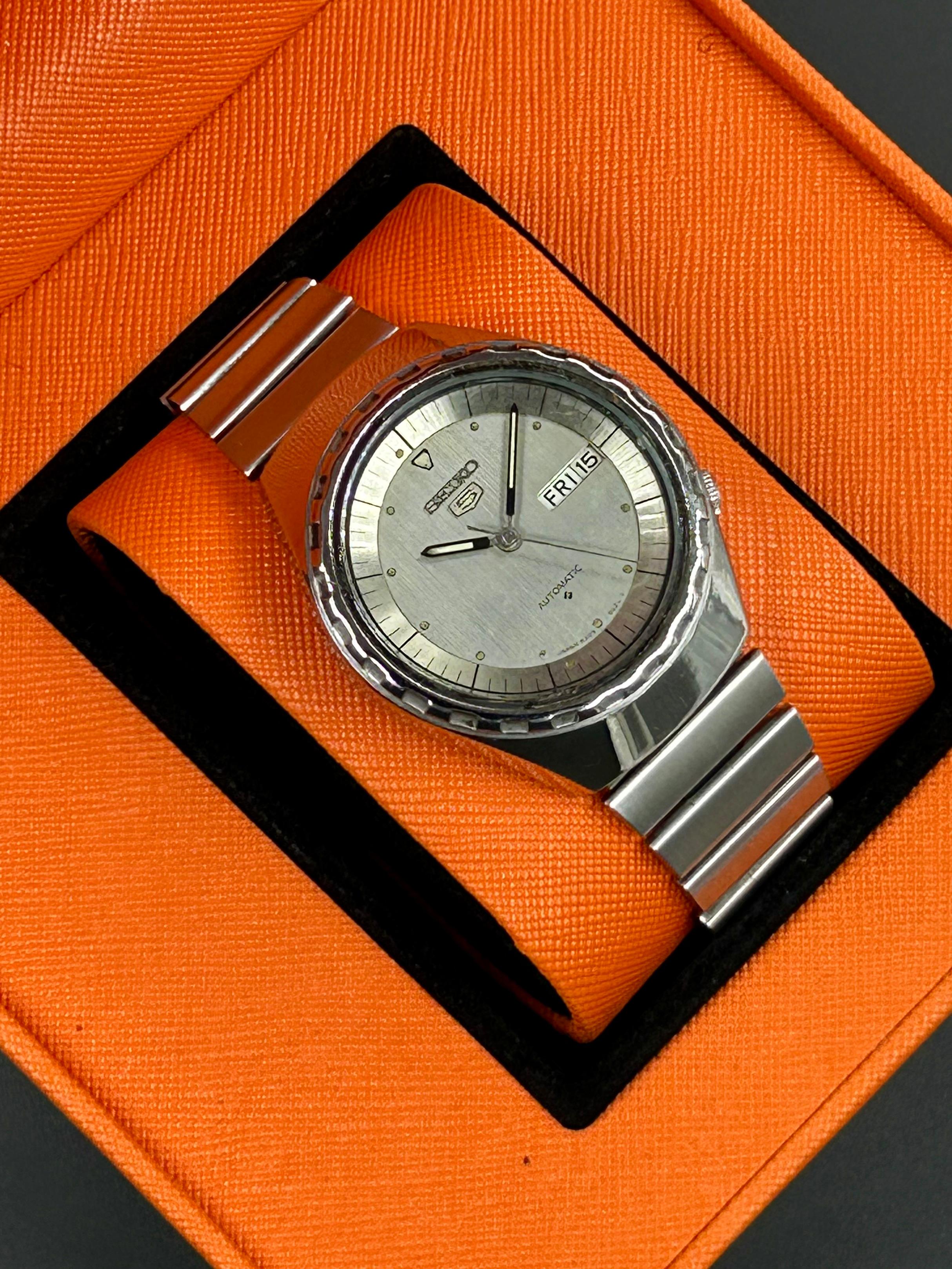 Pre owned Seiko 5 Automatic Complete original Day &amp; Date [ SUPER RARE ]