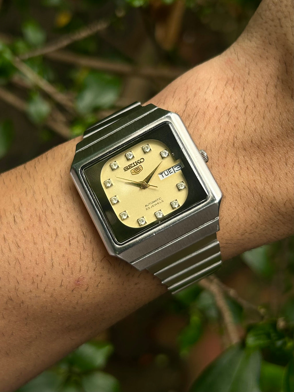 Super Rare) 1984 Seiko 5 TV Dial 23 Jewels (Pre Owned)