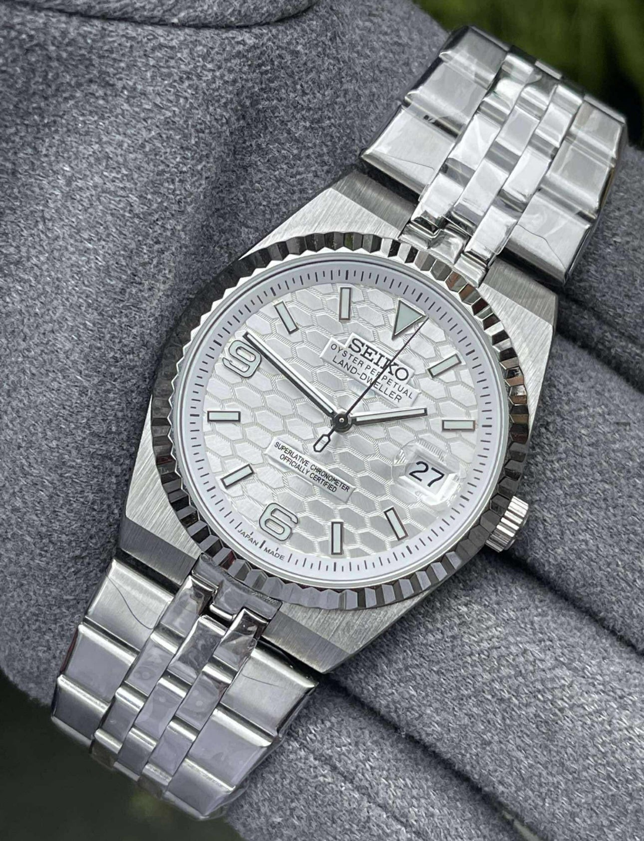 Seiko - Land-Dweller "White"