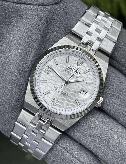 Seiko - Land-Dweller "White"