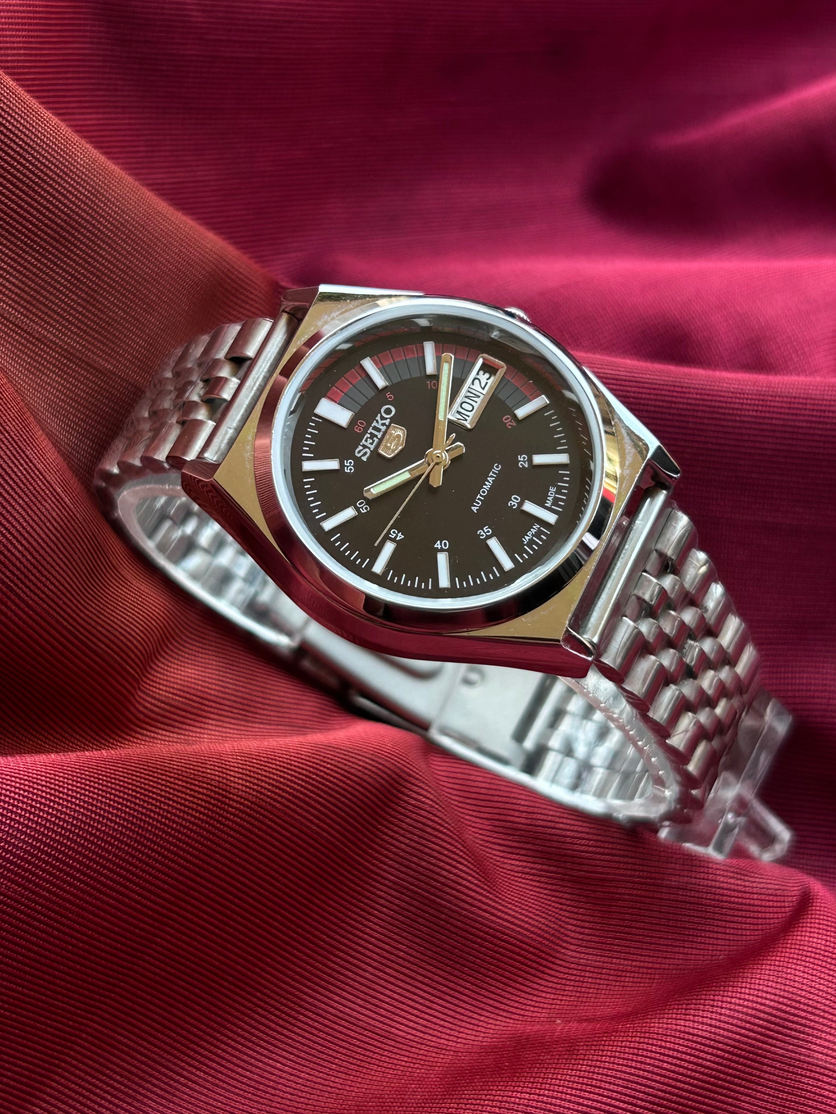 SEIKO 5 RAILWAY  MATT  - BLACK