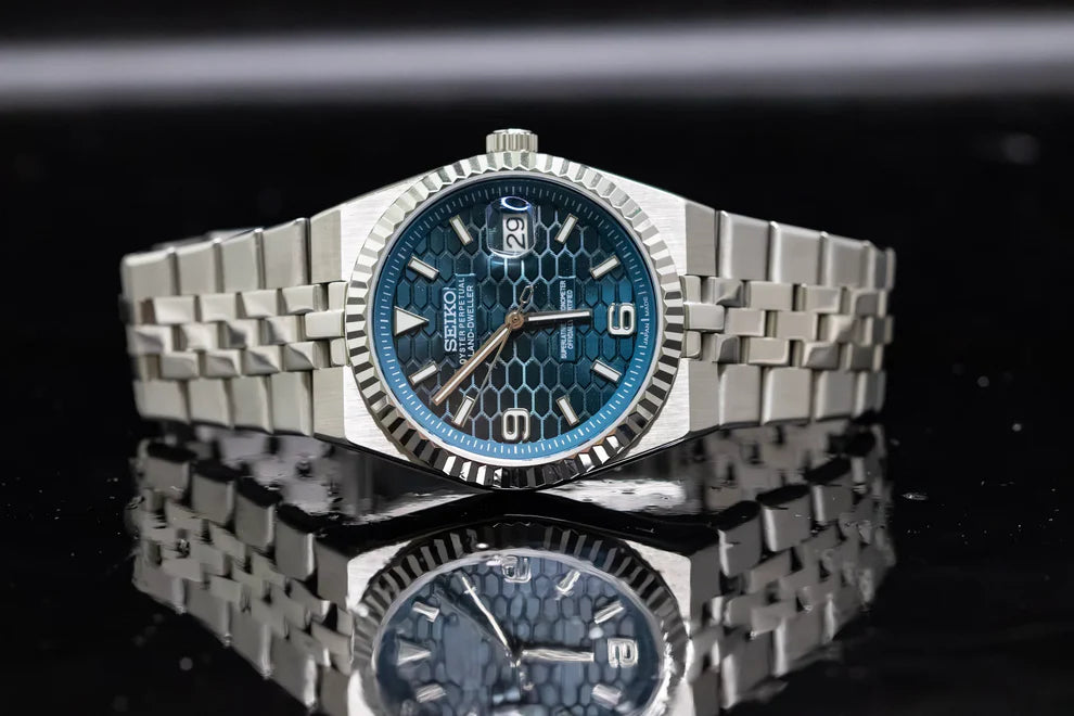 Seiko -  Land-Dweller "Navy"