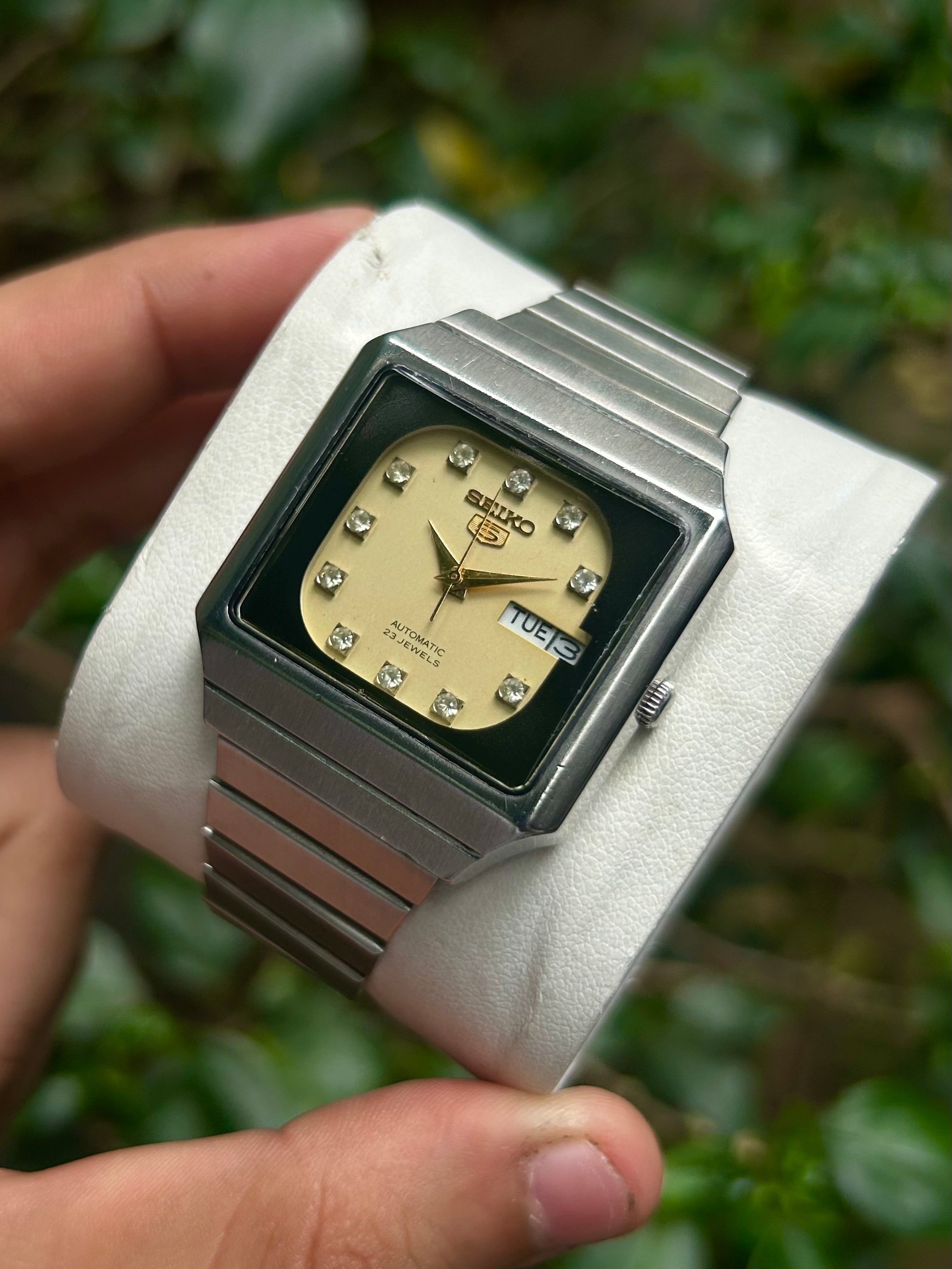 Super Rare) 1984 Seiko 5 TV Dial 23 Jewels (Pre Owned)