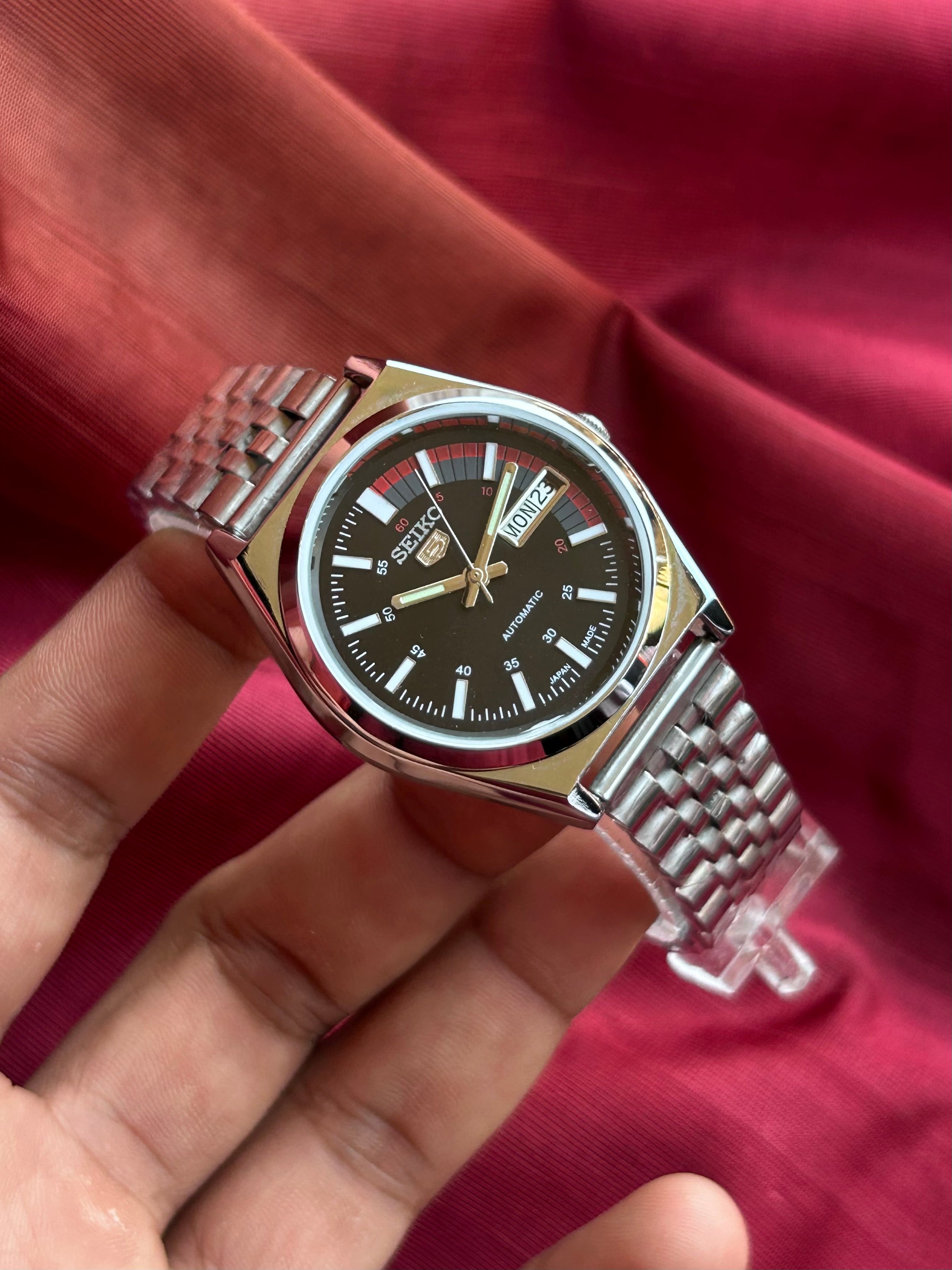 SEIKO 5 RAILWAY  MATT  - BLACK