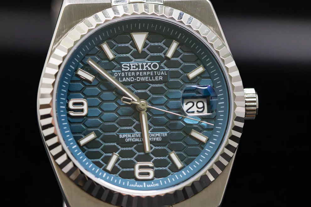 Seiko -  Land-Dweller "Navy"