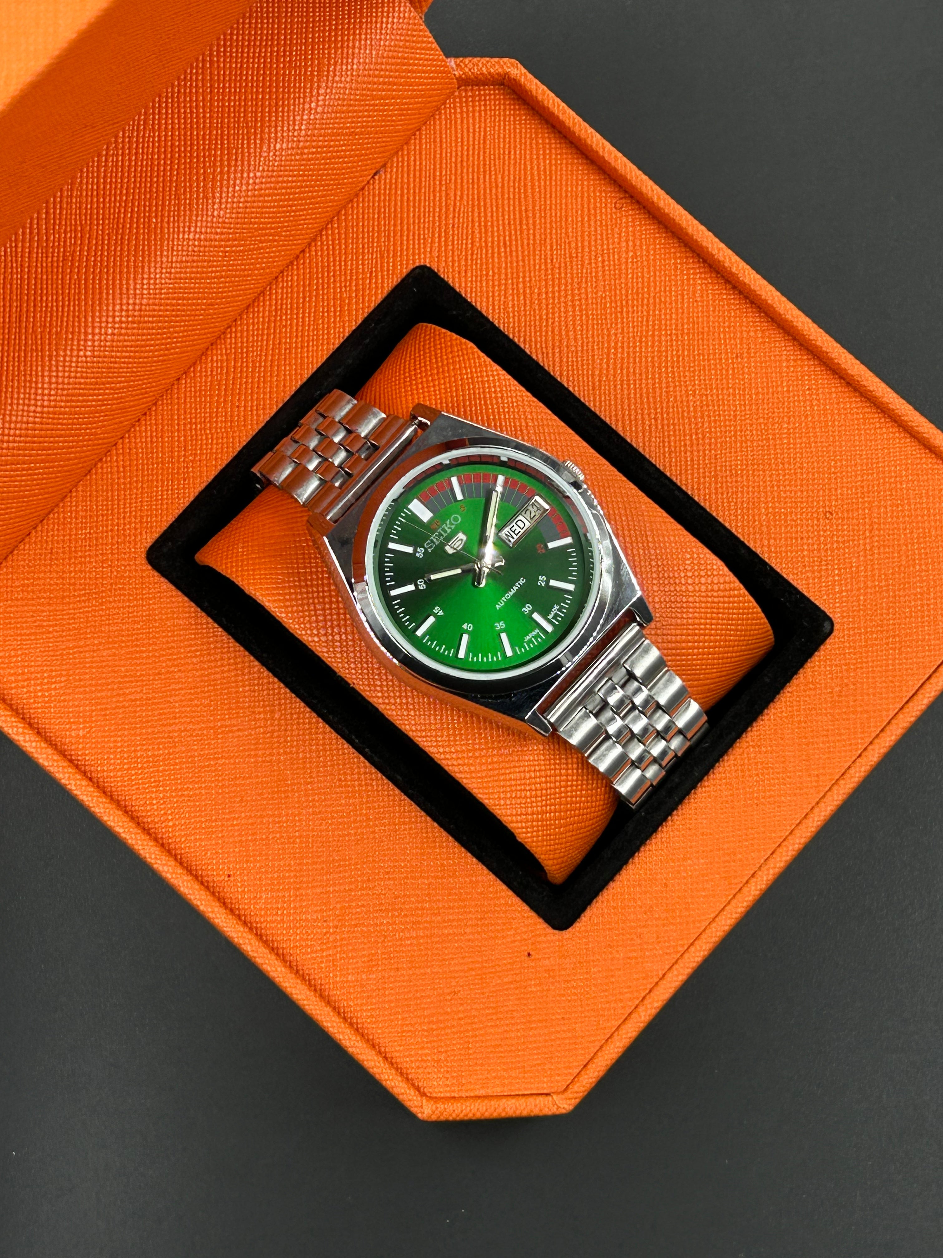 SEIKO 5 RAILWAY  SUNRAY- GREEN