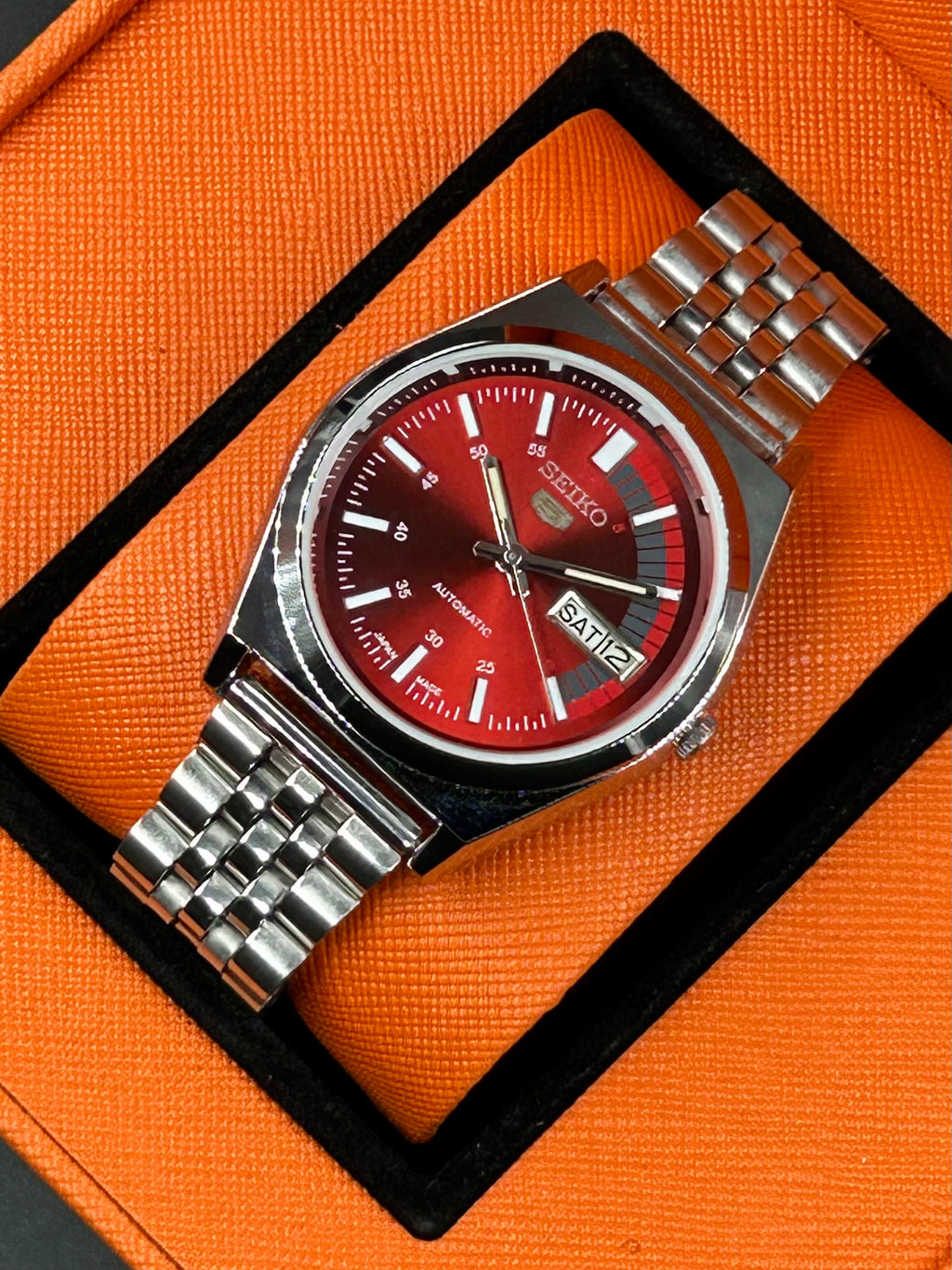 SEIKO 5 RAILWAY  SUNRAY- RED