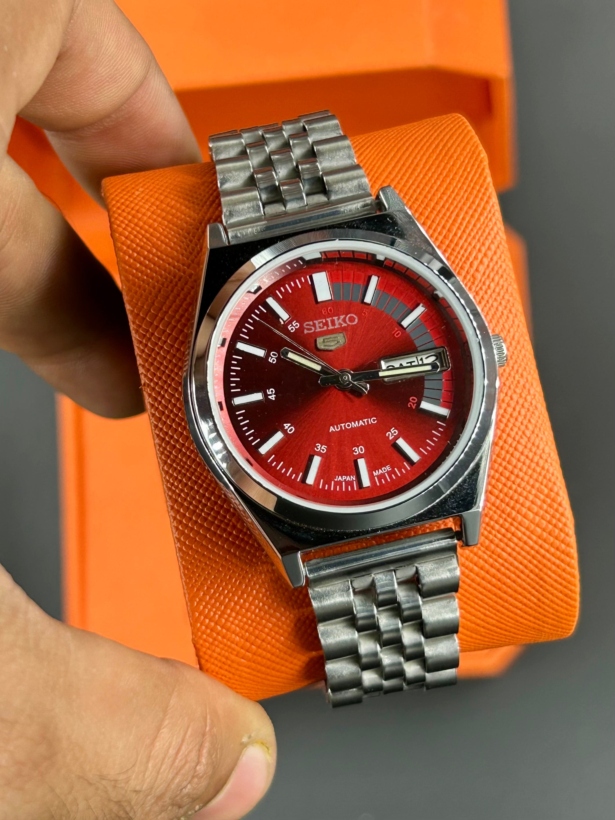 SEIKO 5 RAILWAY  SUNRAY- RED