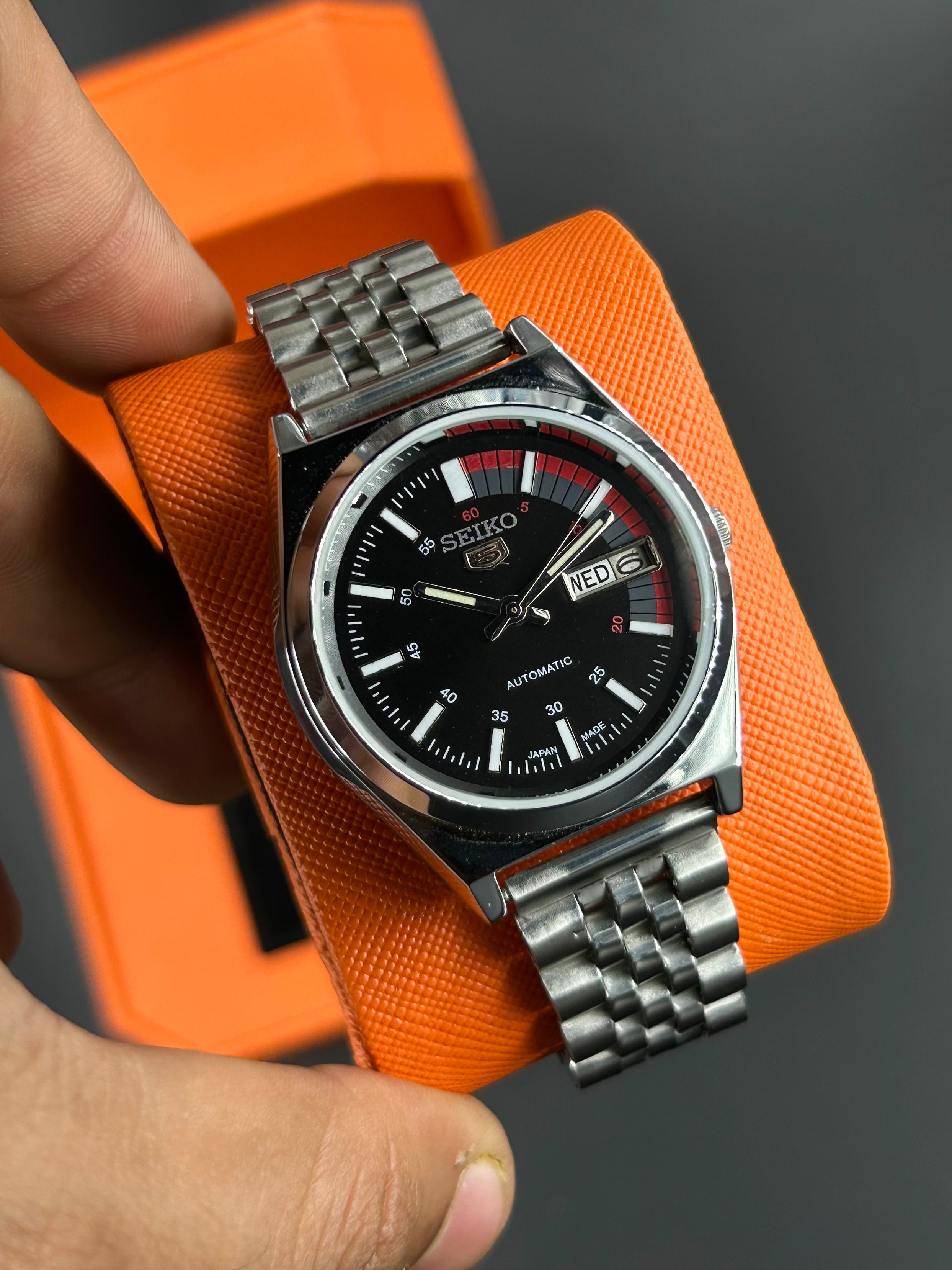 SEIKO 5 RAILWAY  MATT  - BLACK