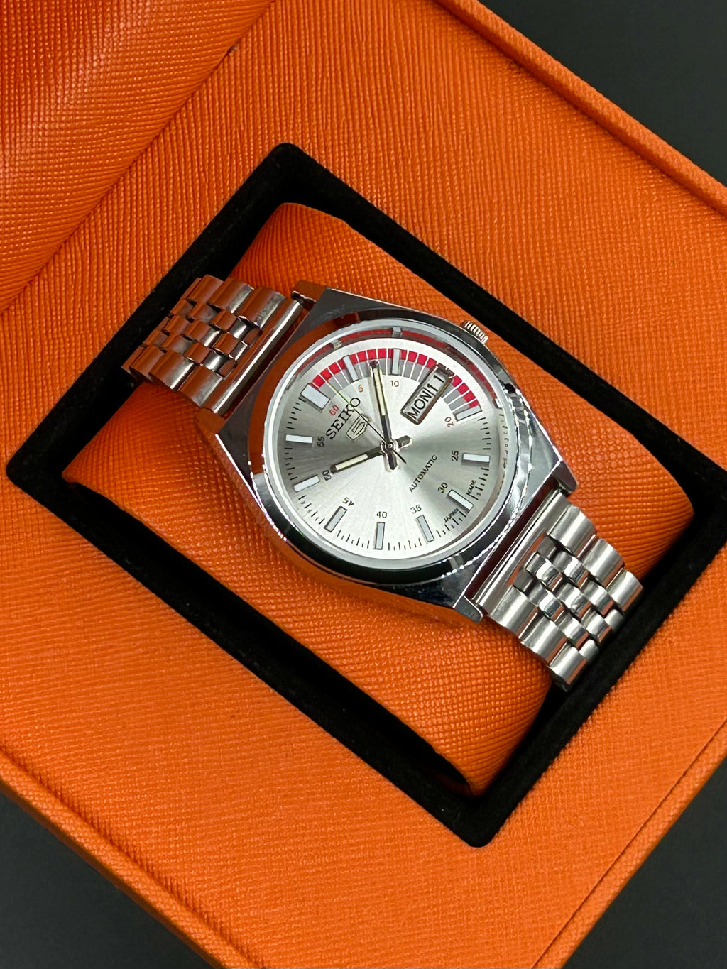 SEIKO 5 RAILWAY  SUNRAY- SILVER