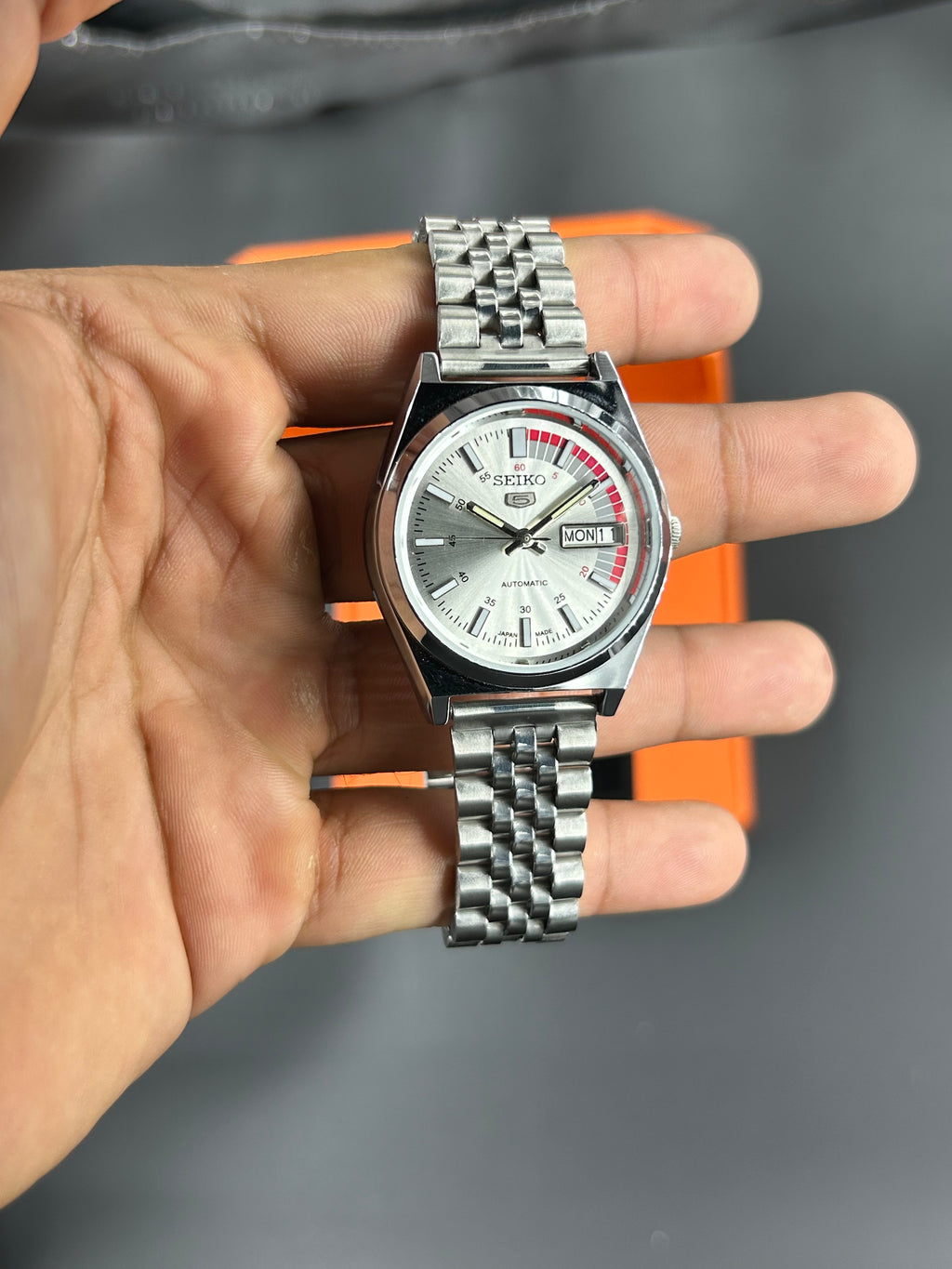 SEIKO 5 RAILWAY  SUNRAY- SILVER