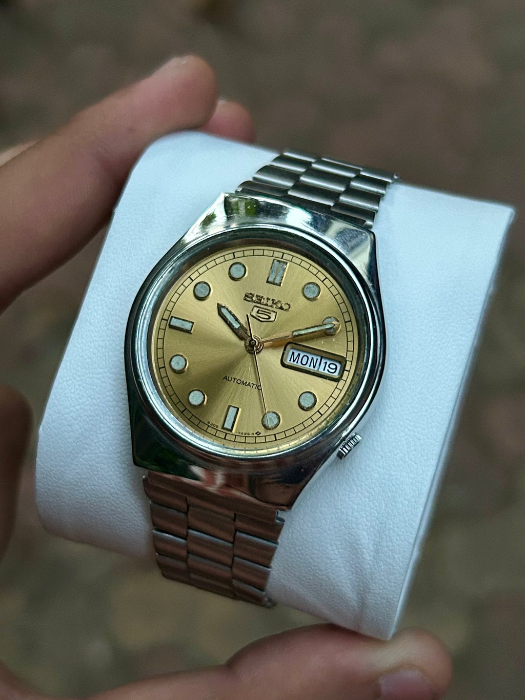 Vintage Seiko 5 Automatic 6309 Golden Face 17 Jewels 35MM Silver Case Glass Back Day-Date Men’s wrist Watch.