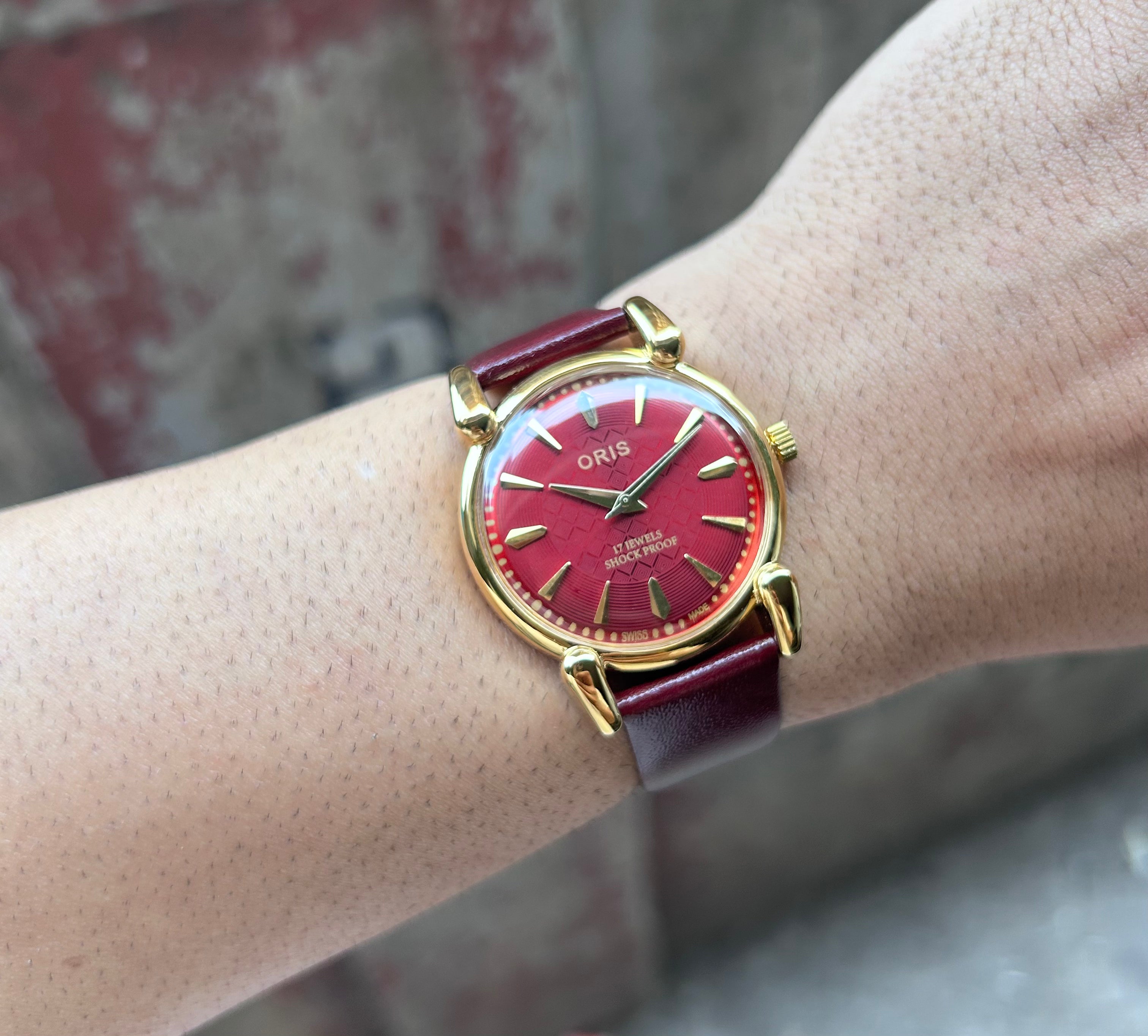 ORIS GOLD SWISS - RED SUNBURST