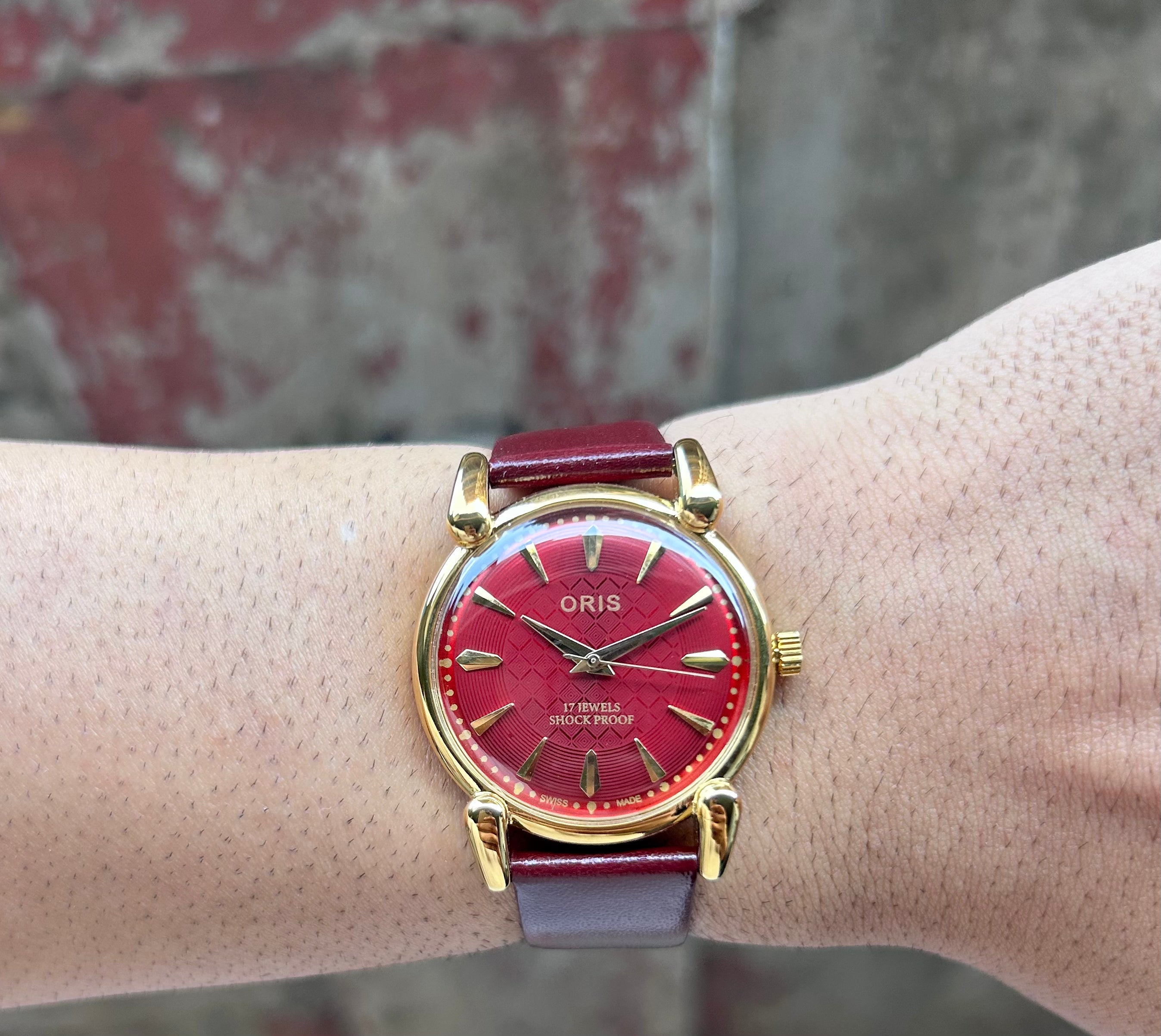 ORIS GOLD SWISS - RED SUNBURST