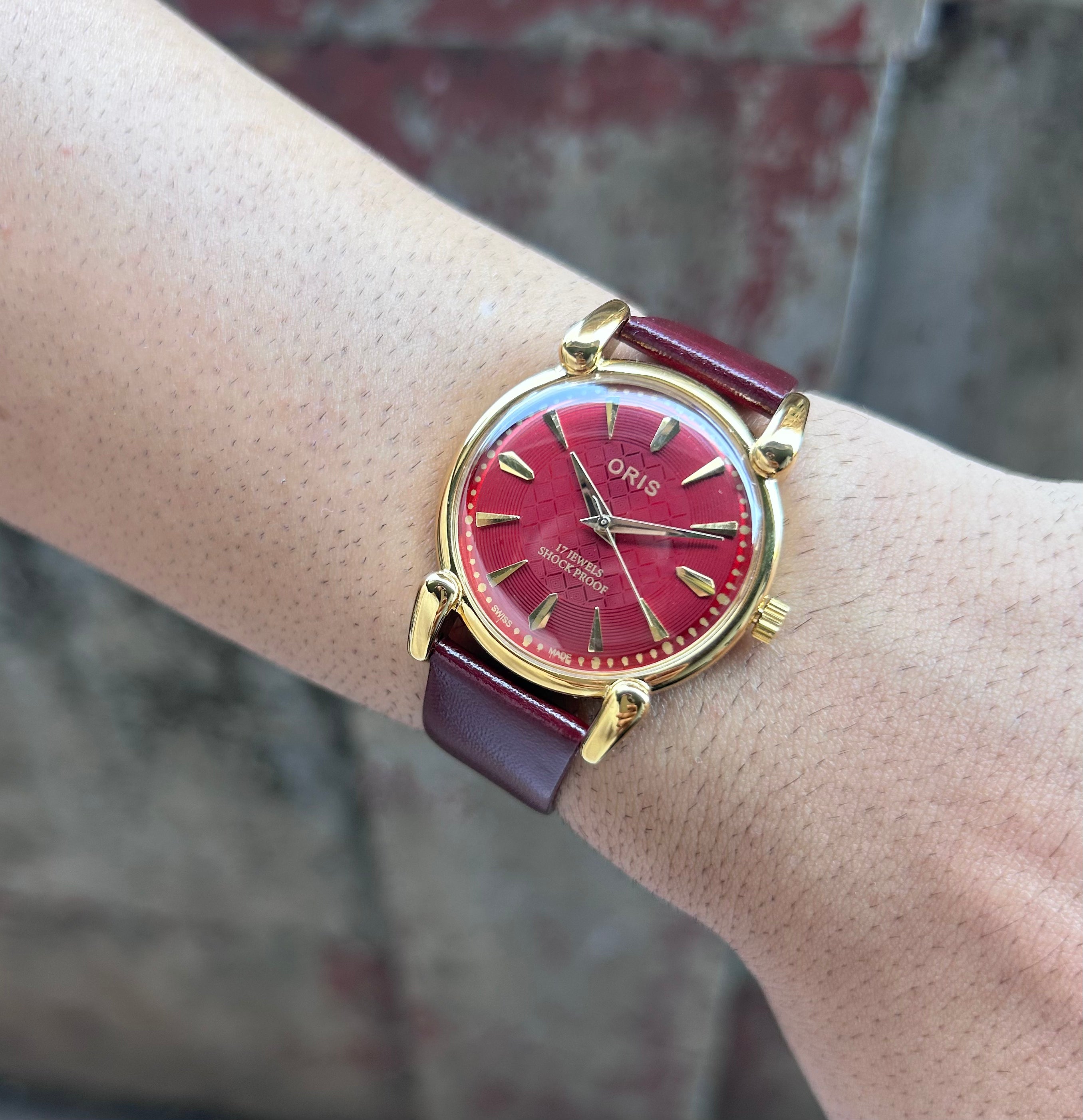 ORIS GOLD SWISS - RED SUNBURST