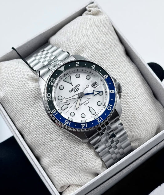 Seiko 5 Sports SKX GMT Sky Blue, Silver Cloud Custom MOD