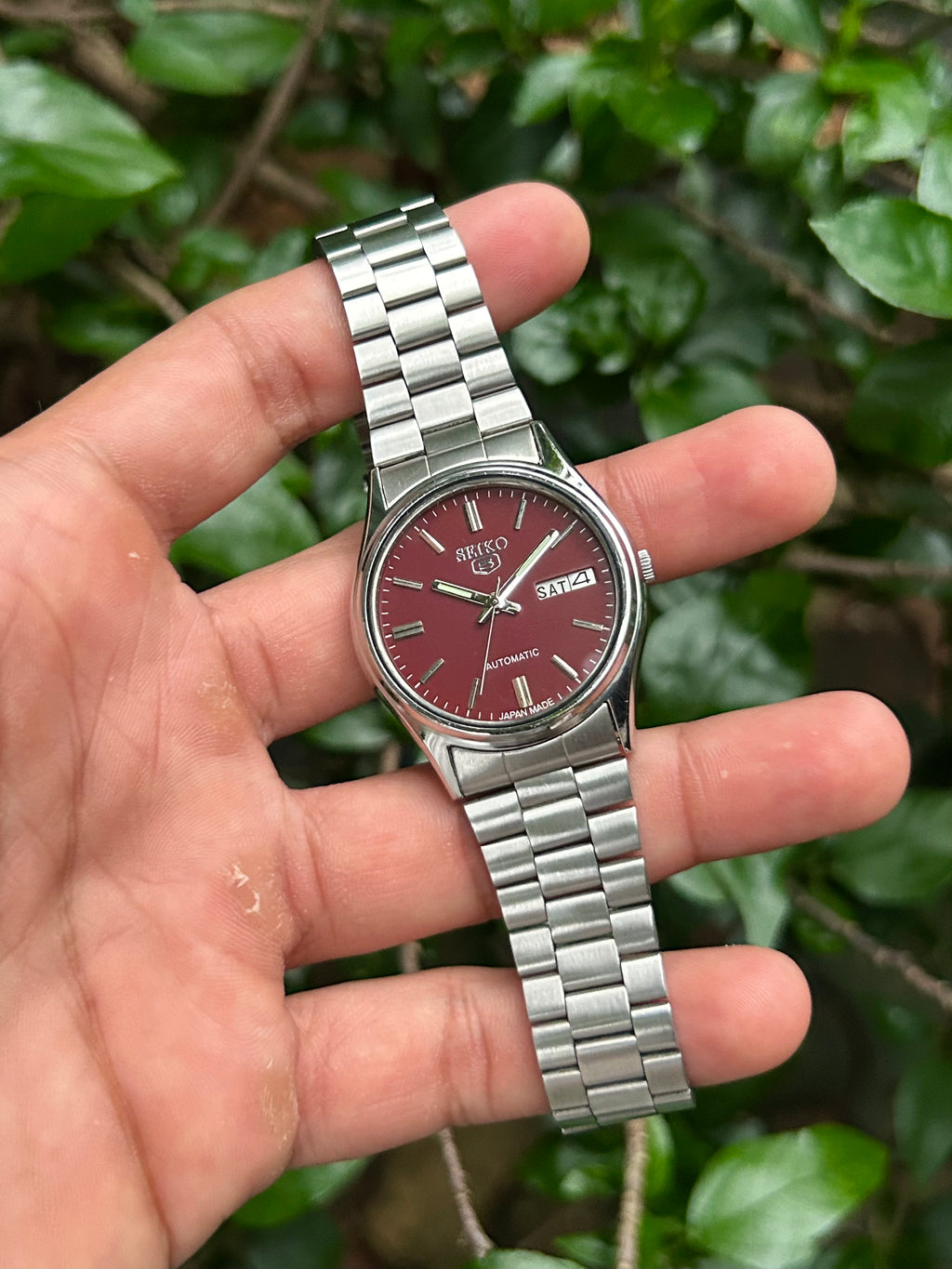 Pre owned Seiko 5 Red Day & Date Automatic