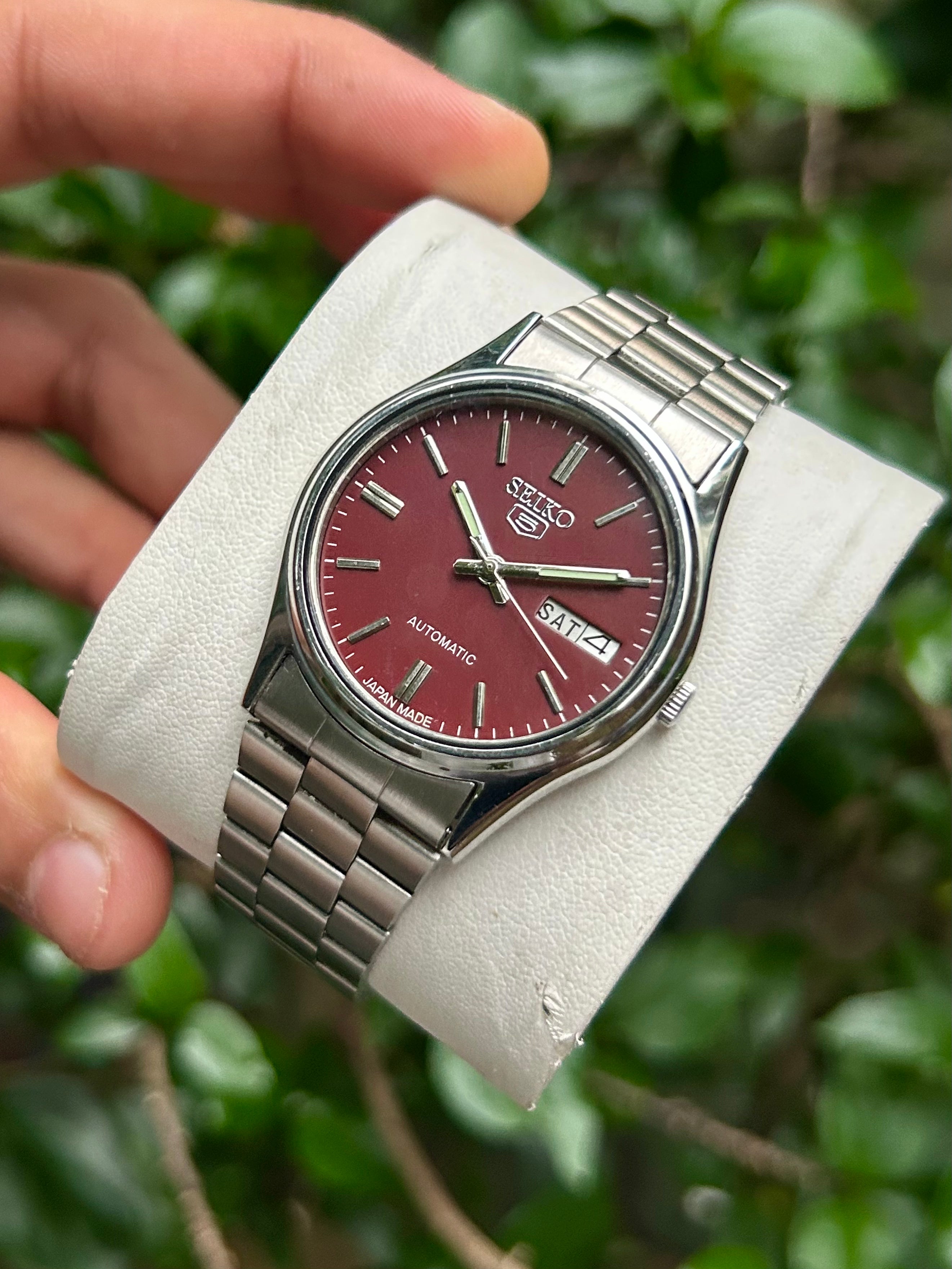 Pre owned Seiko 5 Red Day & Date Automatic
