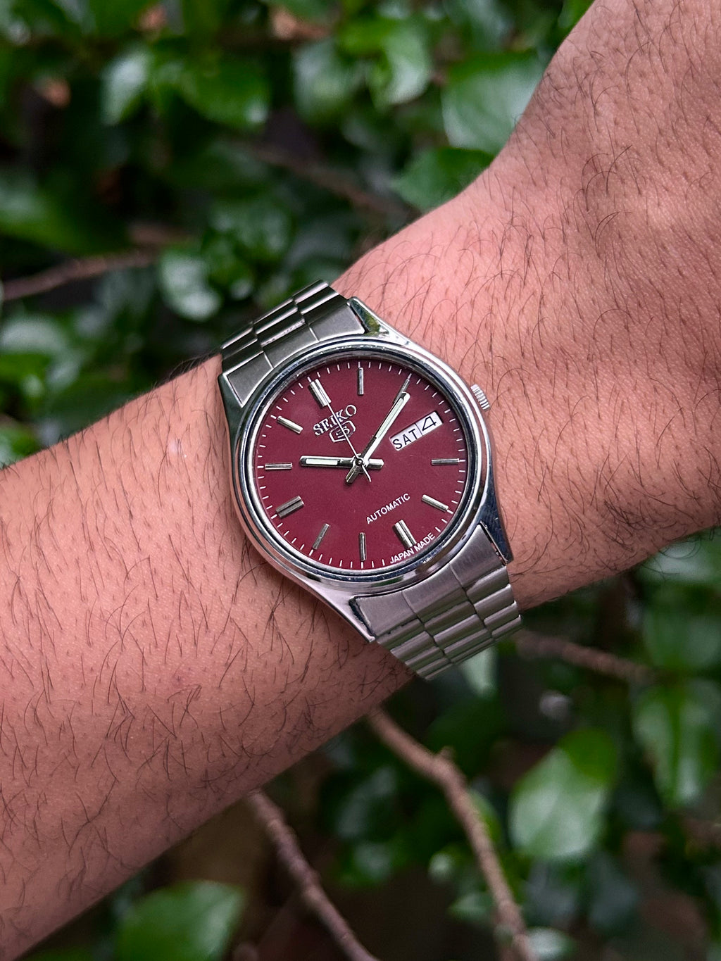 Pre owned Seiko 5 Red Day & Date Automatic