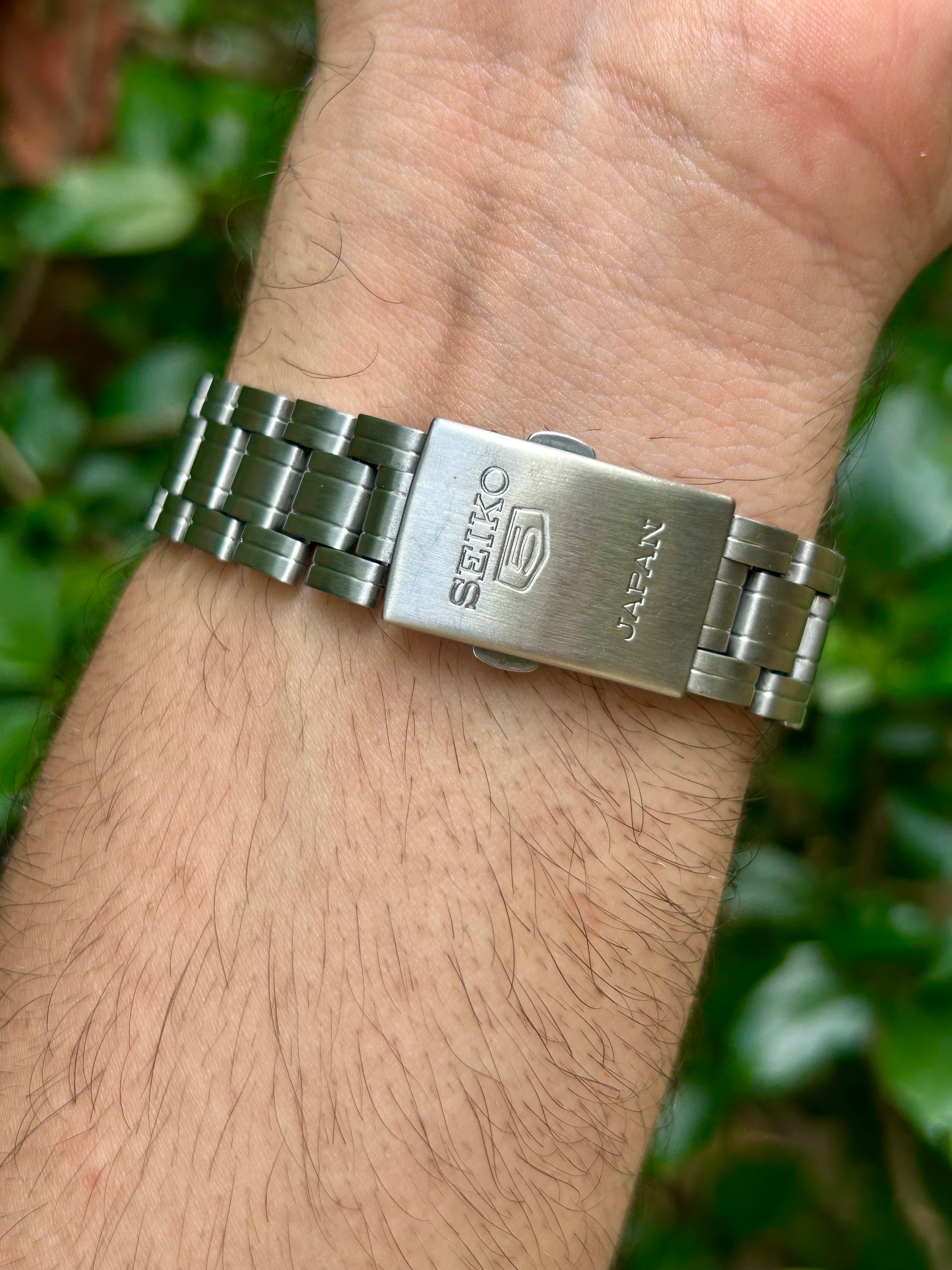 Super Rare) Seiko 5 Gold Motif Dial with Glass Back - Automatic