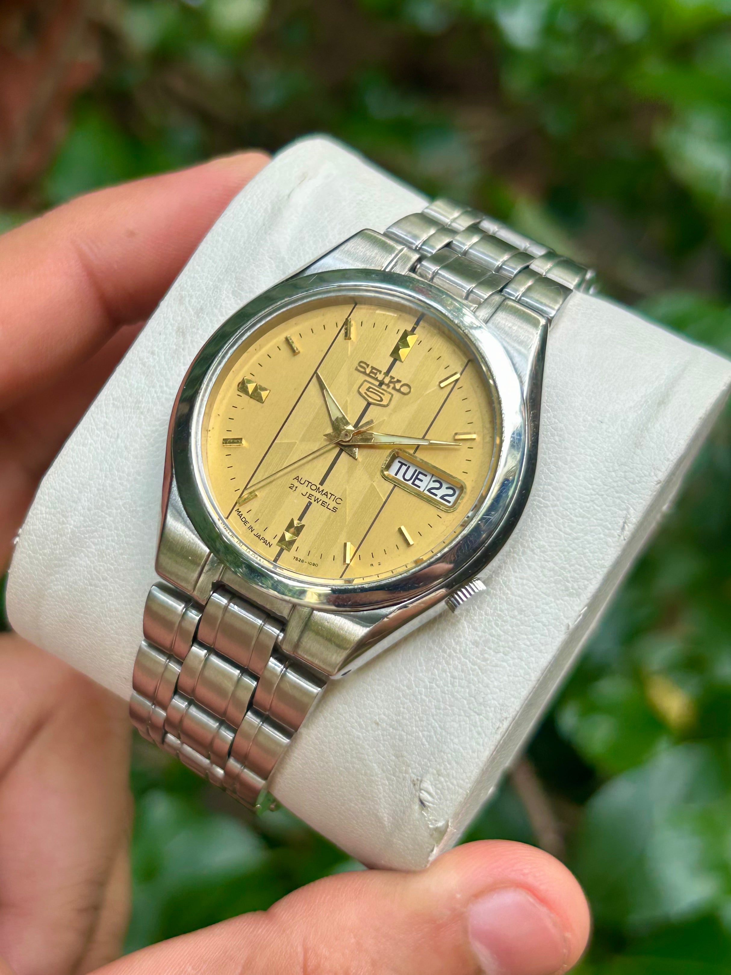 Super Rare) Seiko 5 Gold Motif Dial with Glass Back - Automatic