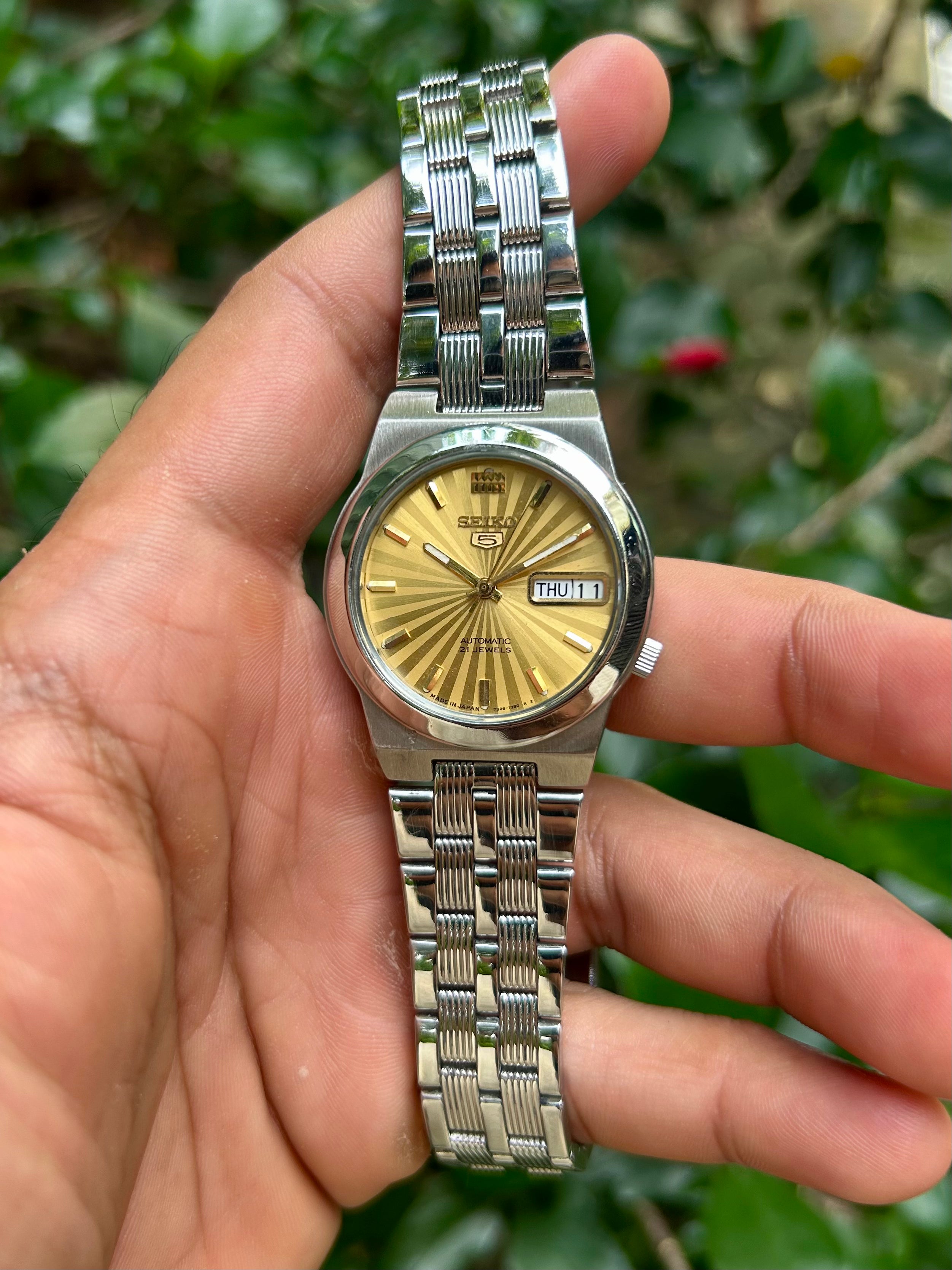 Super Rare) Seiko 5 Gold Motif Dial with Glass Back - Automatic