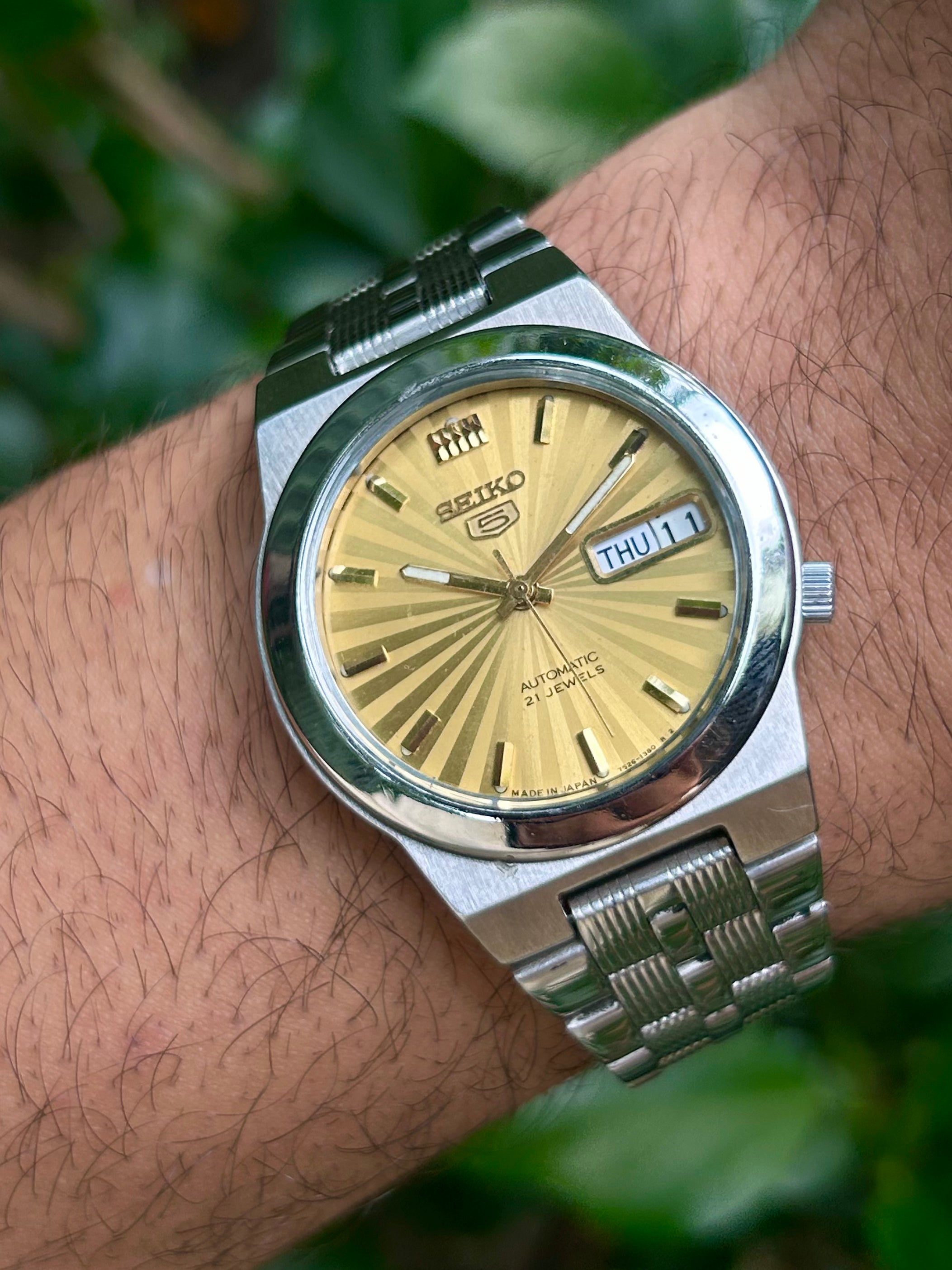Super Rare) Seiko 5 Gold Motif Dial with Glass Back - Automatic
