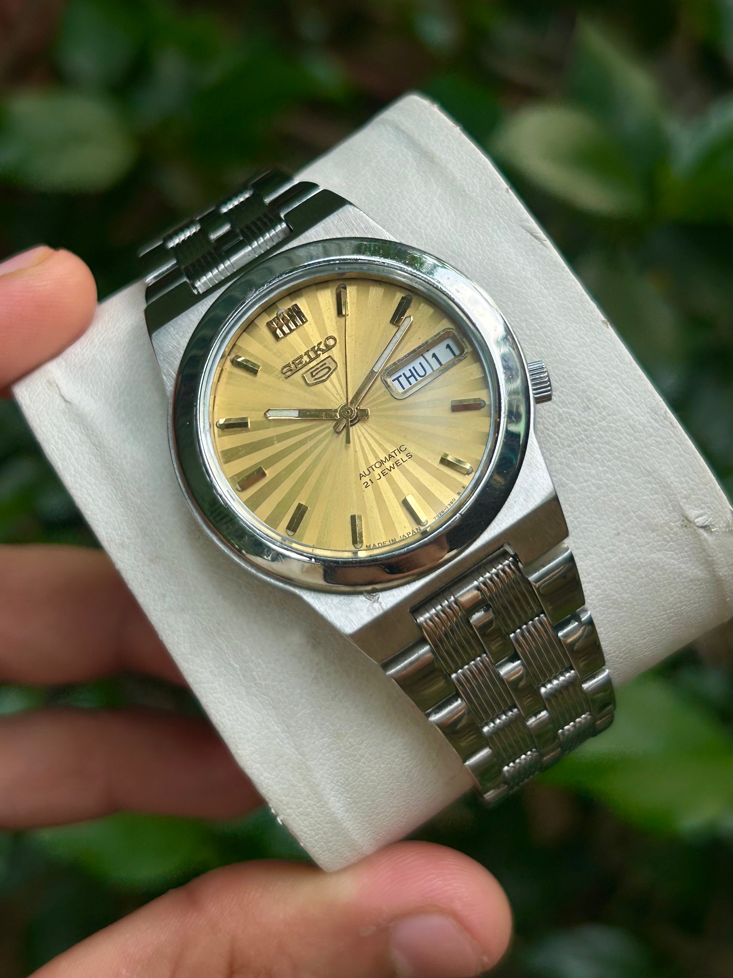Super Rare) Seiko 5 Gold Motif Dial with Glass Back - Automatic