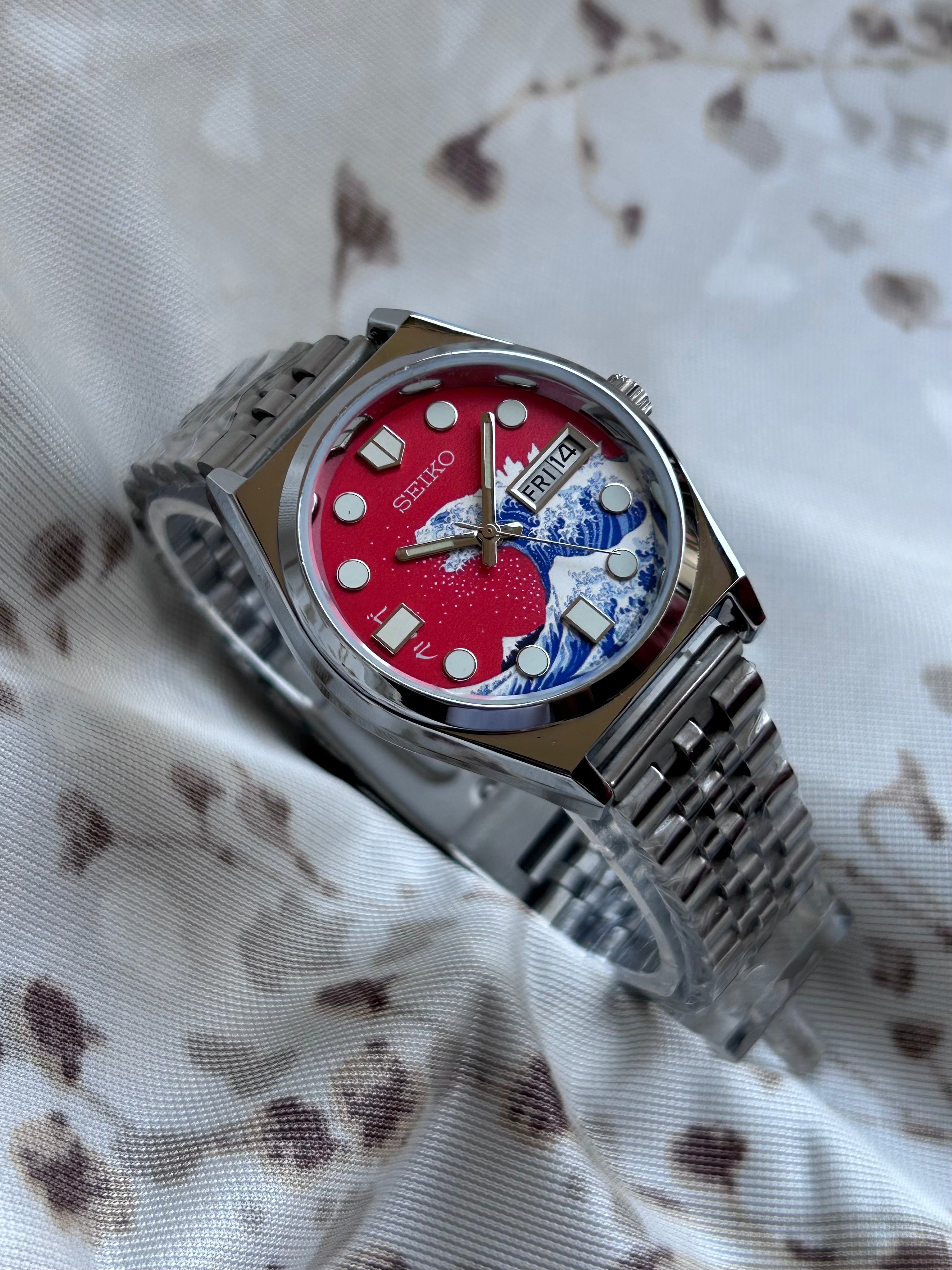 Seiko Great Godzilla Wave Off Kanagawa Automatic Mod Watch
