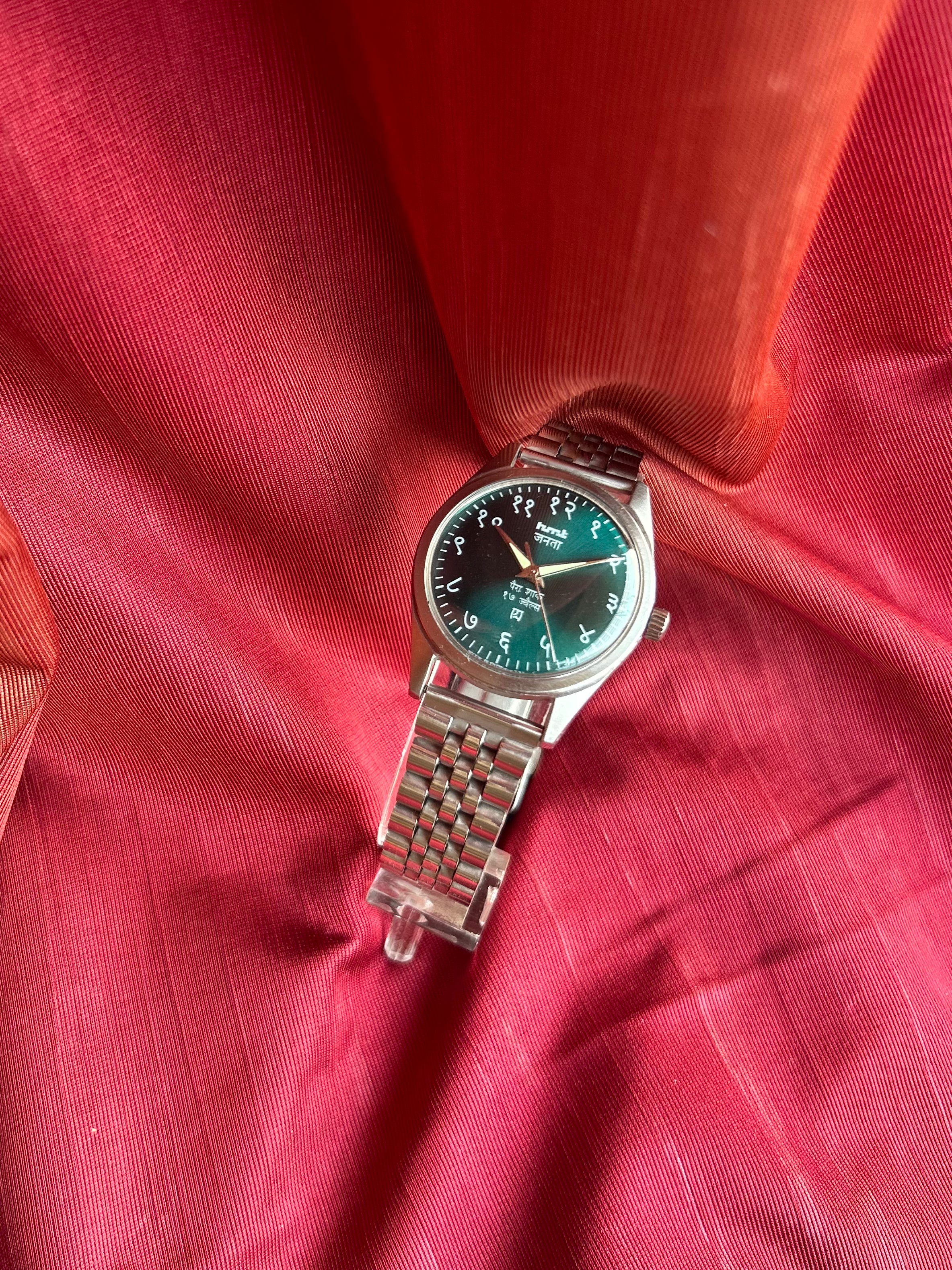 HMT JANATA DEVANAGRI - OLIVE GREEN SUNBURST