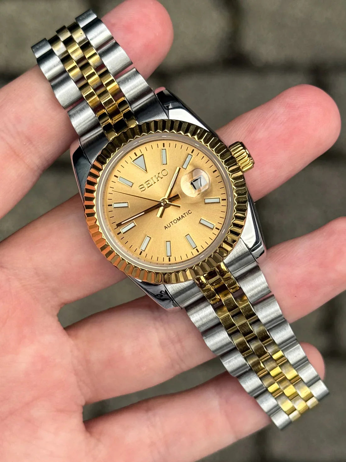 WOMENS - SEIKO DATEJUST  CHAMPANGE