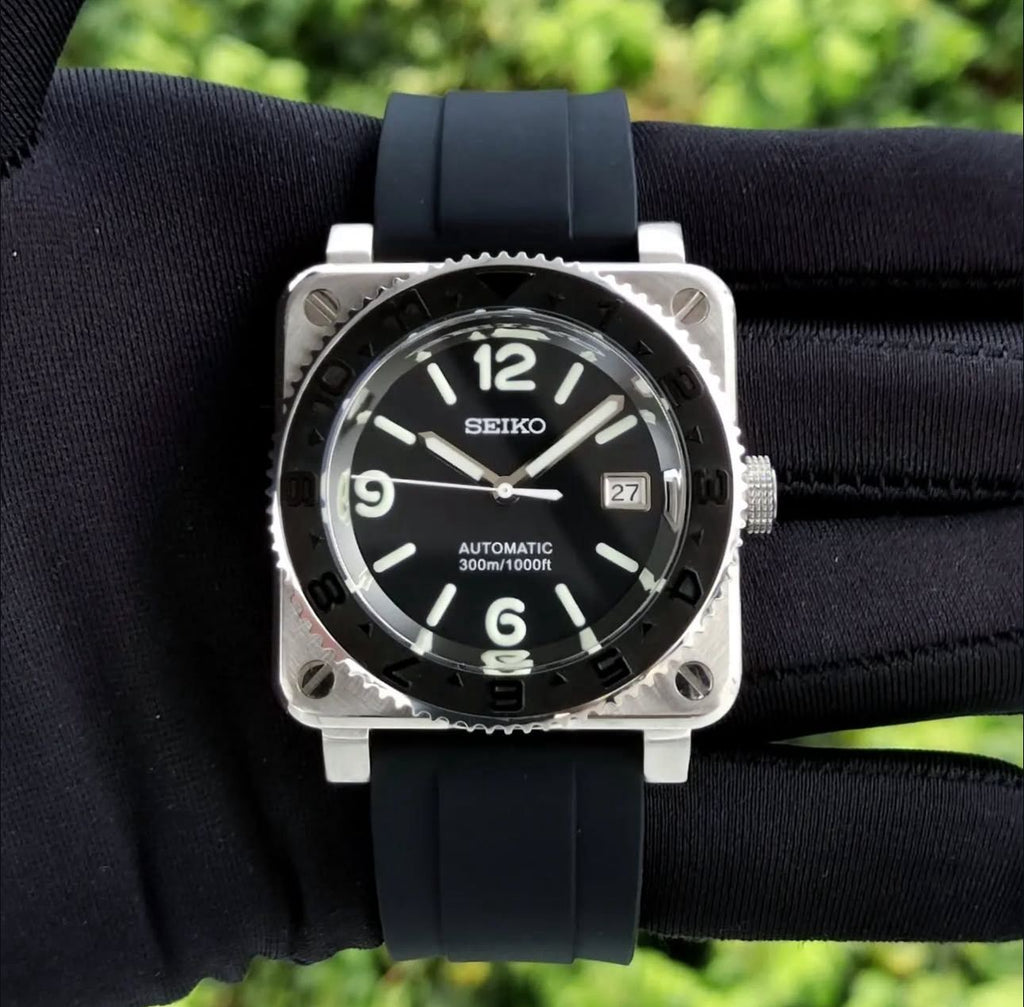 Seiko "Bell &amp; Rose " Square Aviation