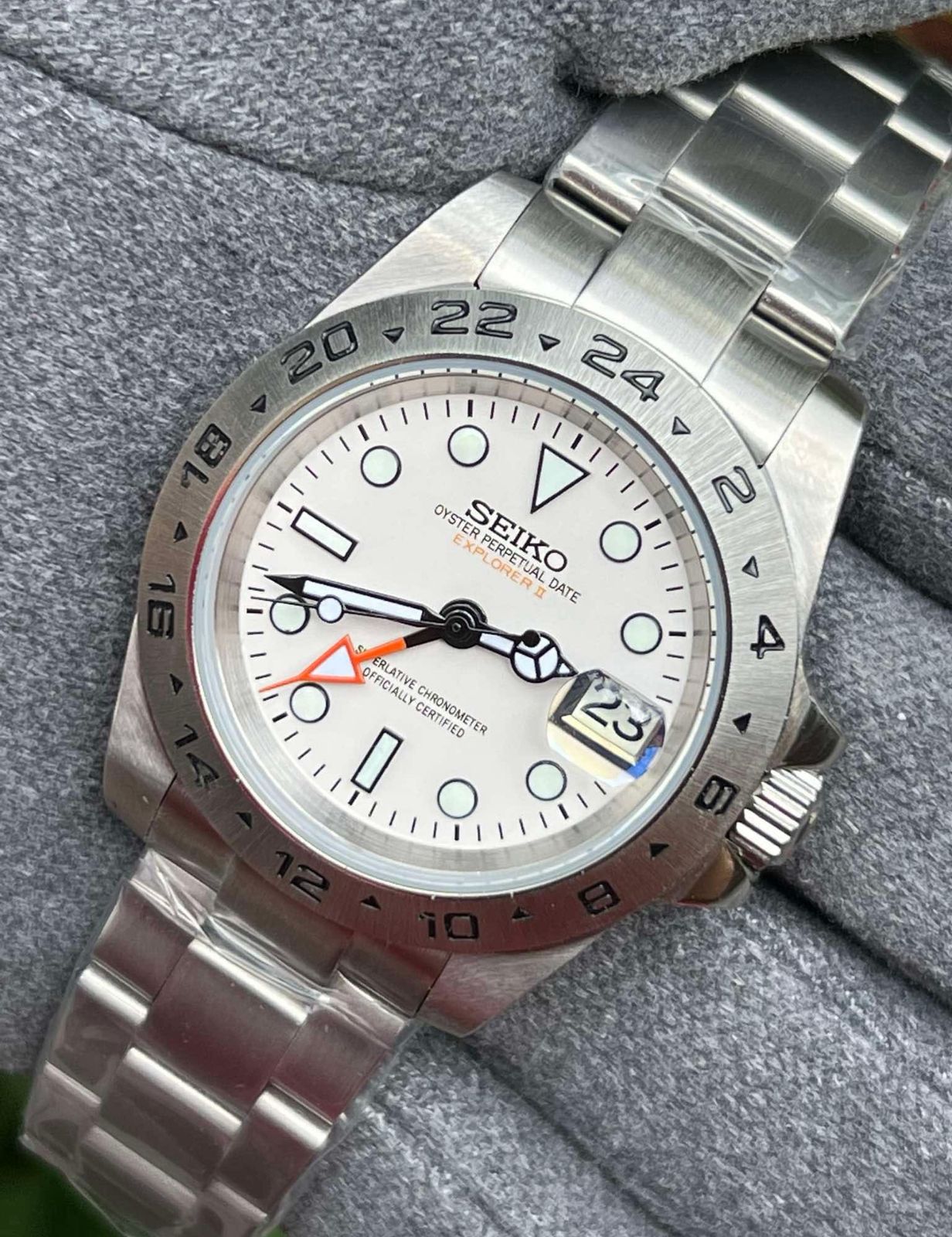 Seiko Explorer II GMT - "Polar White"