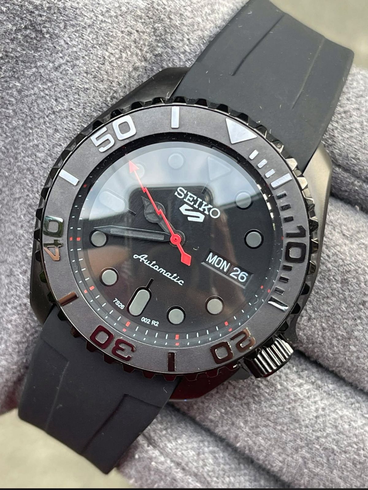 Seiko  "Stealth Red" Yacht-Master Mod