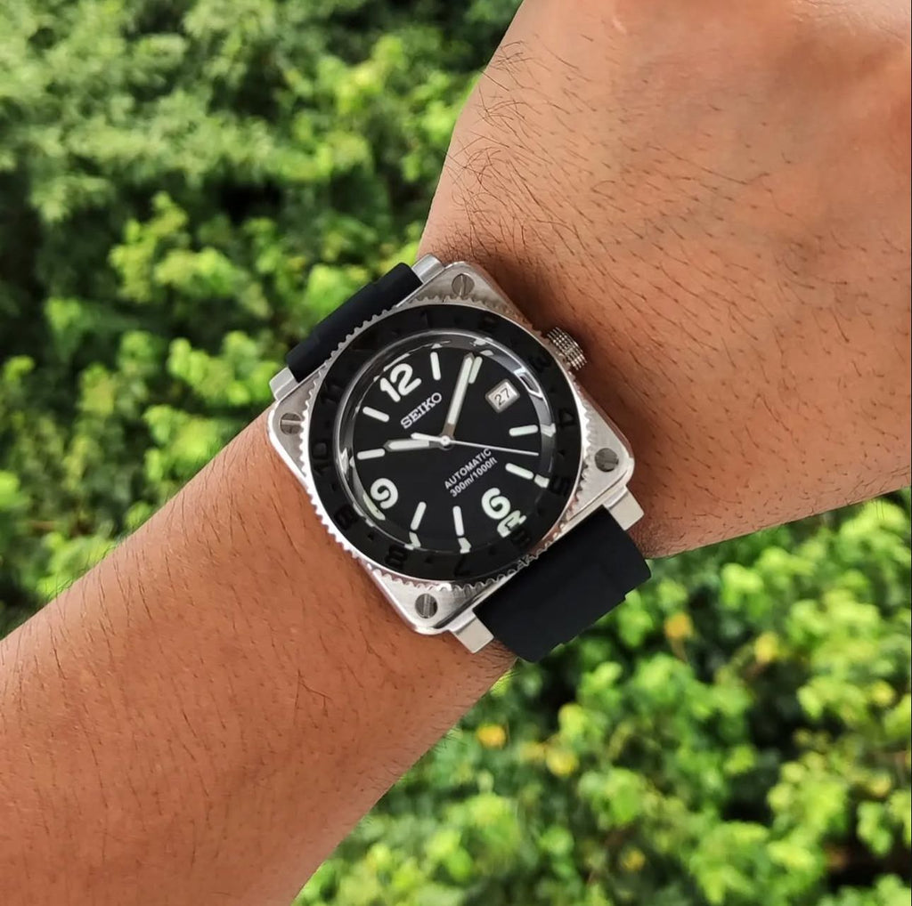 Seiko "Bell &amp; Rose " Square Aviation