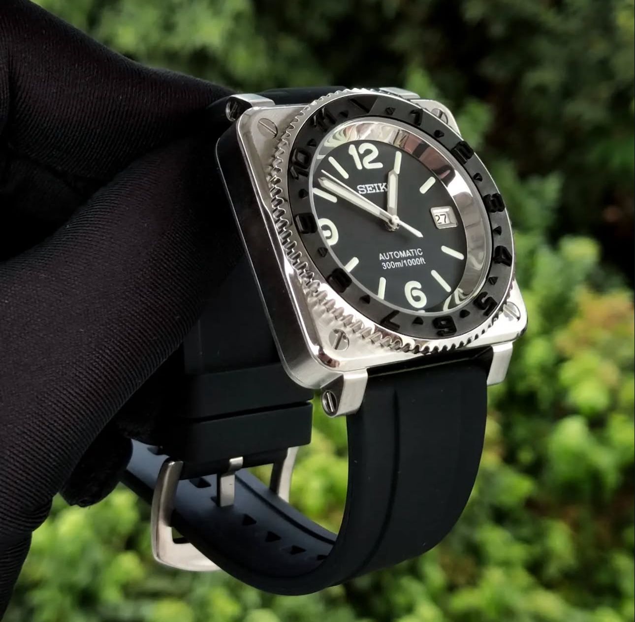 Seiko "Bell &amp; Rose " Square Aviation