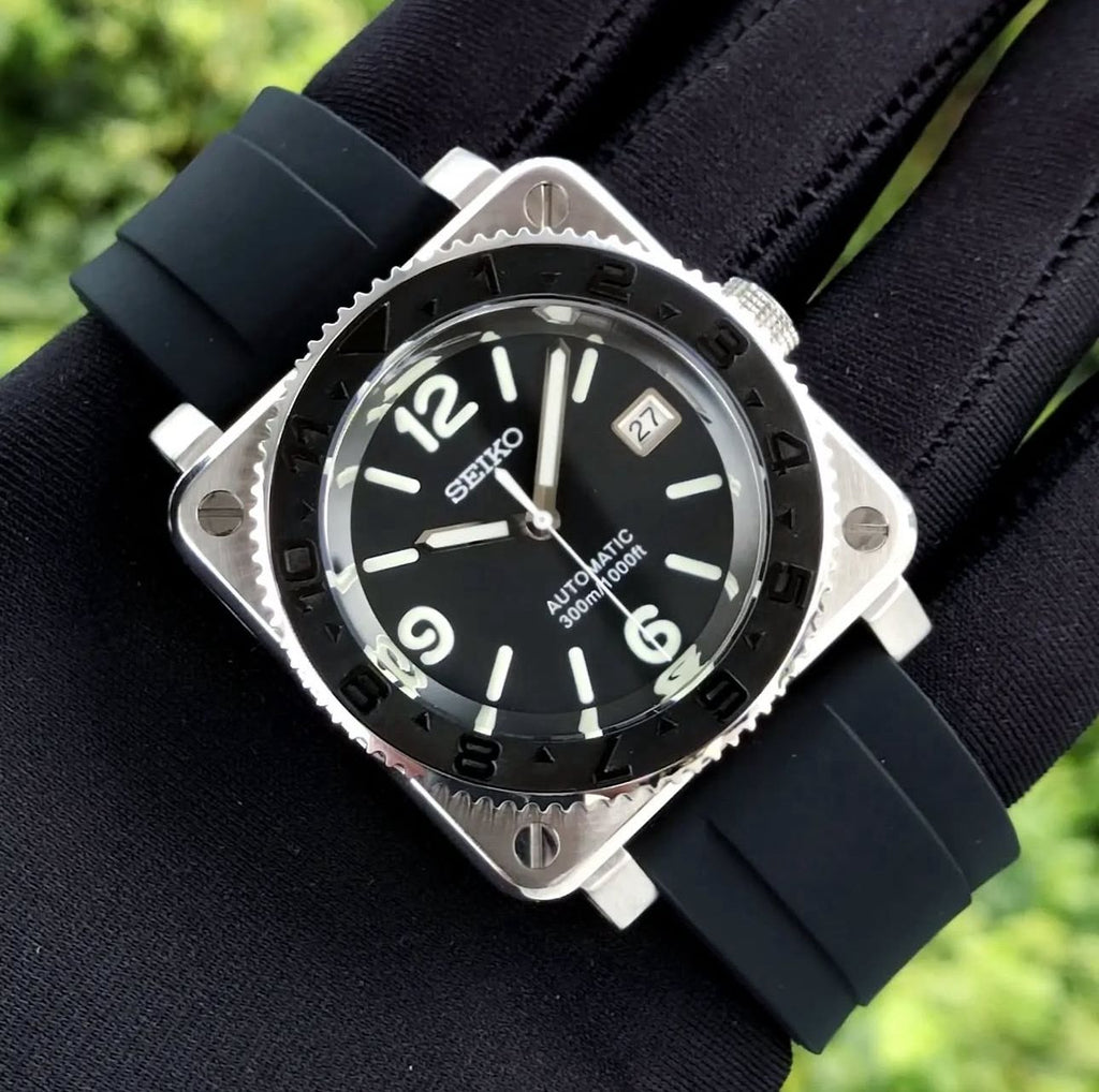 Seiko "Bell &amp; Rose " Square Aviation