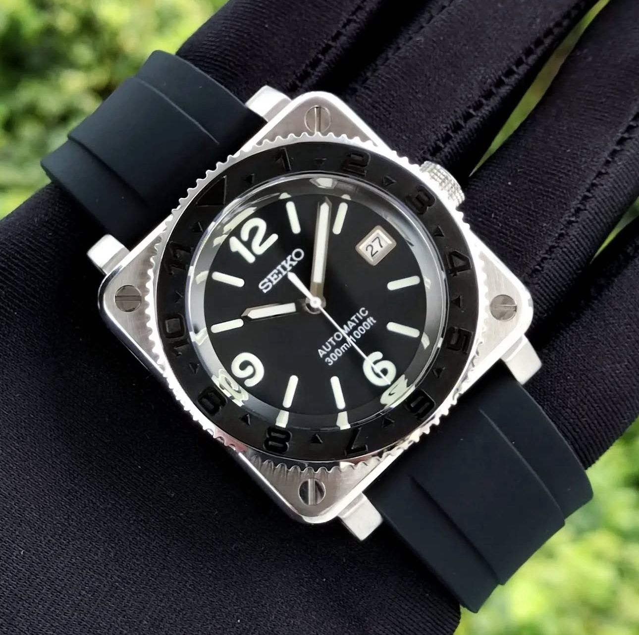 Seiko "Bell &amp; Rose " Square Aviation