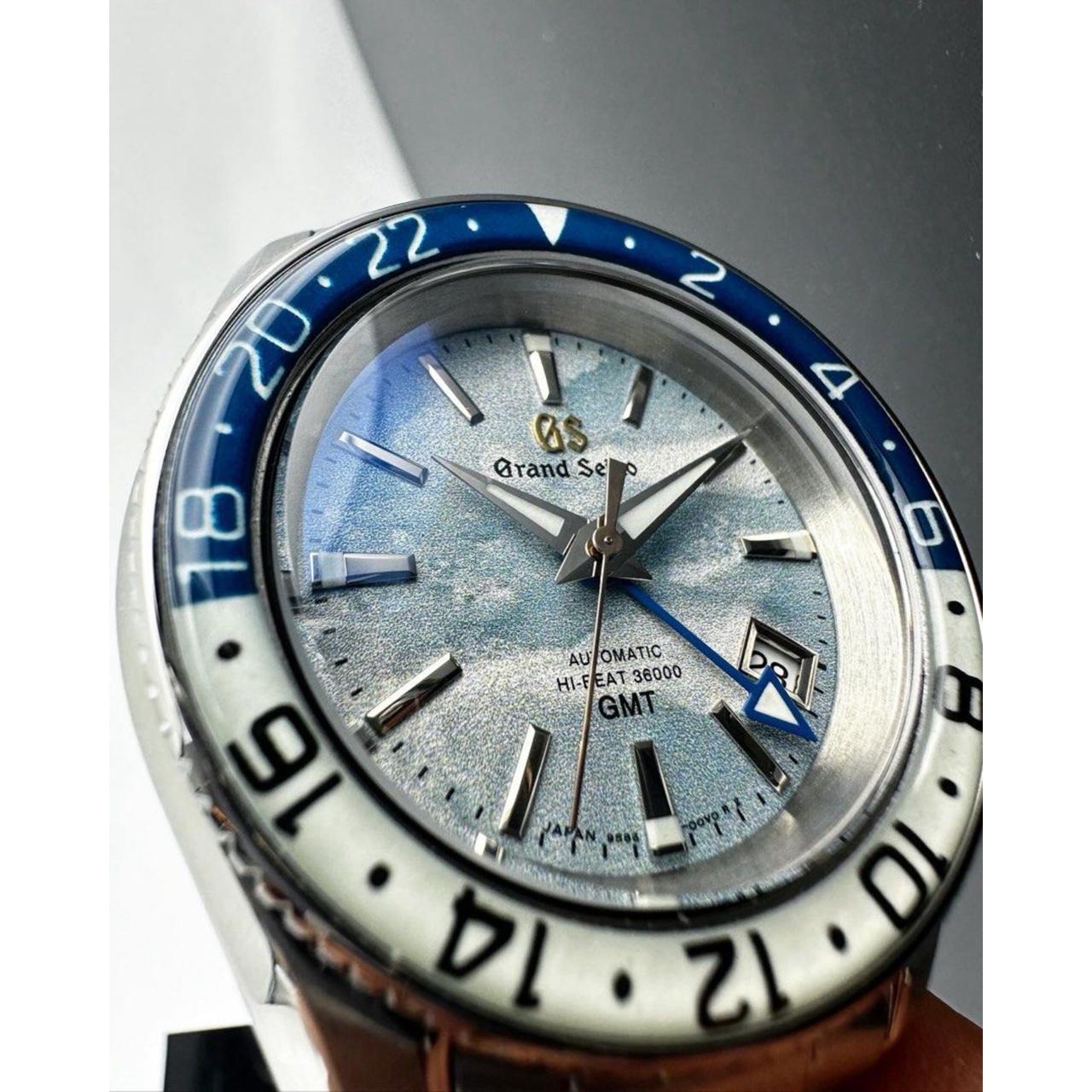 Custom "Cloud Blue" Hi-Beat GMT Mod