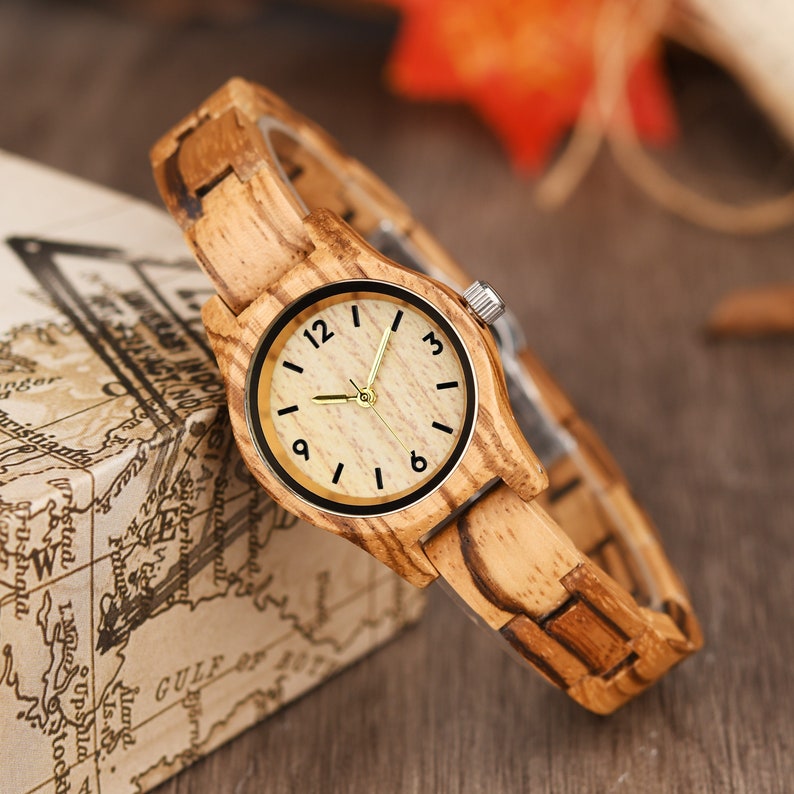 Bracelet Style Women Quartz Watch