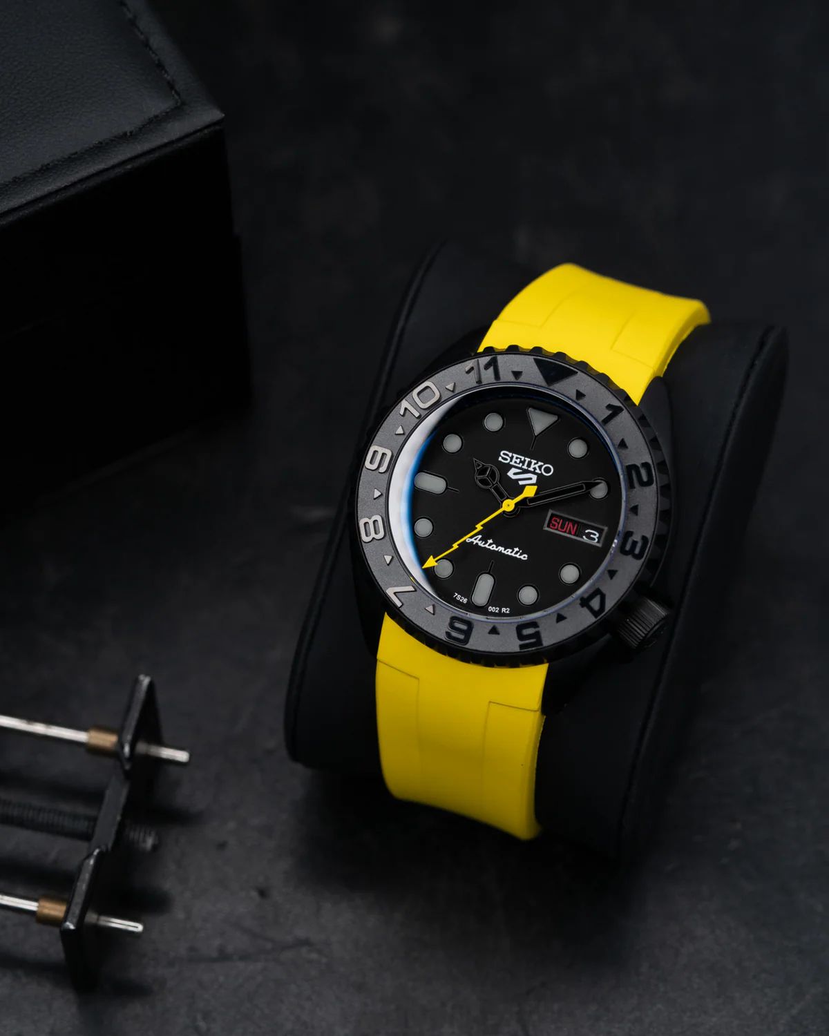 Seiko Mod SKX "Bumblebee" Stealth Edition