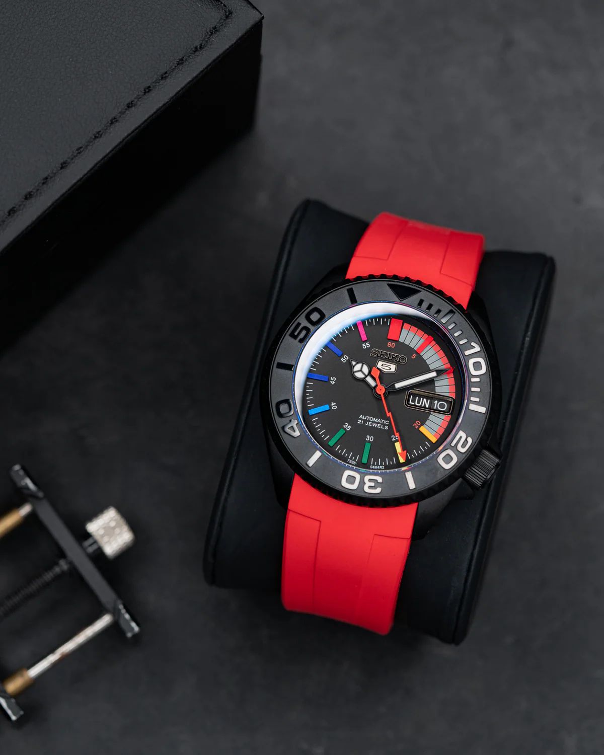Seiko - RED Stealth Rainbow  Edition