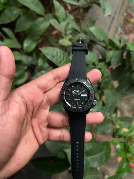 Seiko 5 Black Special Edition